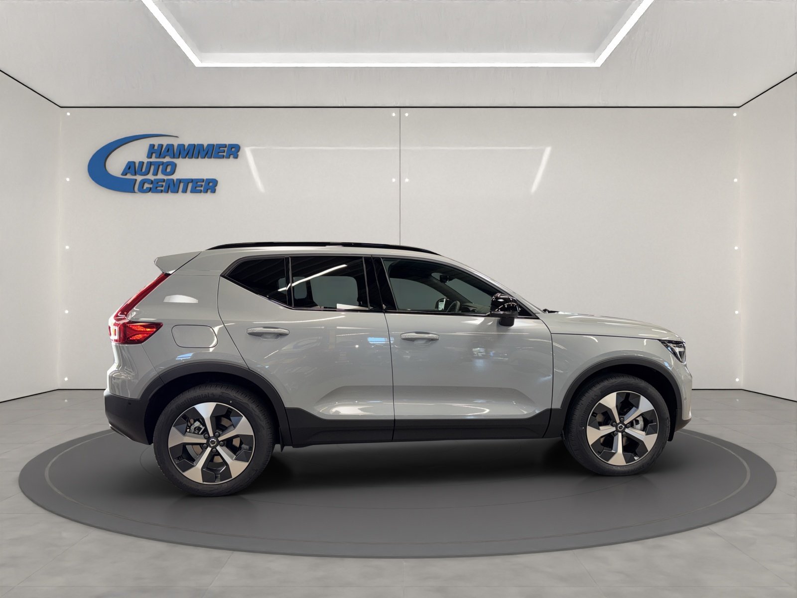VOLVO XC40 2.0 B3 MH Plus Dark, Mild-Hybrid Petrol/Electric, New car, Automatic - 5