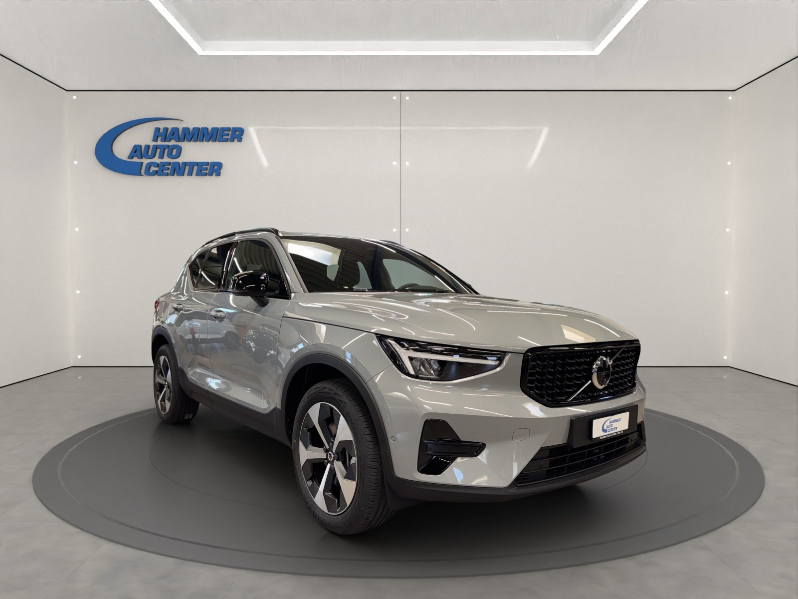 VOLVO XC40 2.0 B3 MH Plus Dark, Mild-Hybrid Petrol/Electric, New car, Automatic - 7