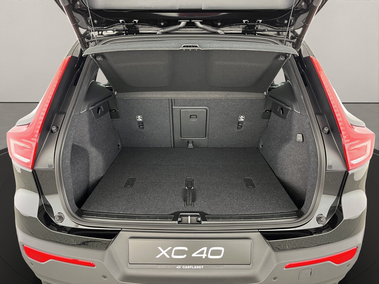 VOLVO XC40 2.0 B3 MH Plus Dark, Mild-Hybrid Benzin/Elektro, Neuwagen, Automatik - 7