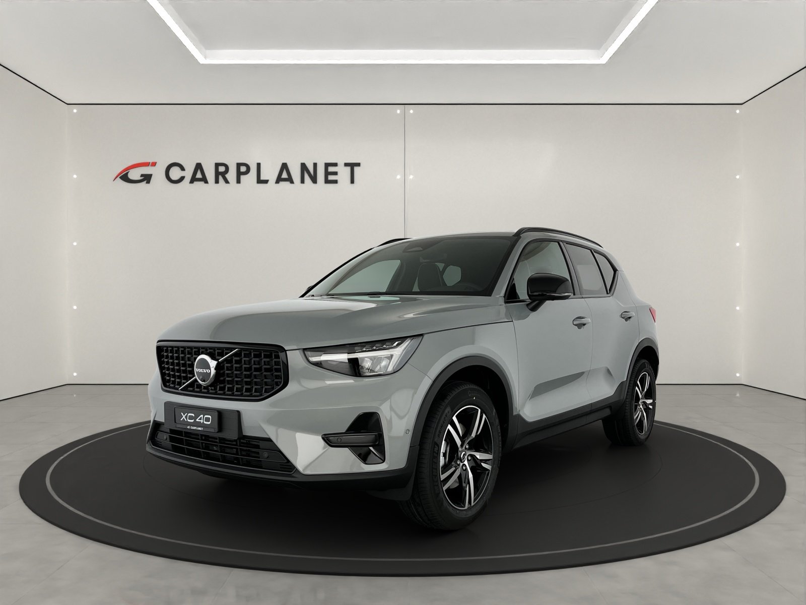 VOLVO XC40 2.0 B3 MH Plus Dark