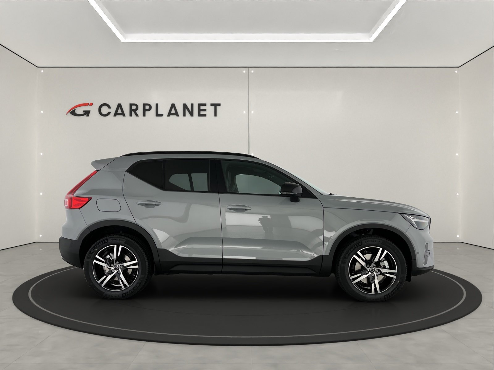 VOLVO XC40 2.0 B3 MH Plus Dark, Mild-Hybrid Petrol/Electric, New car, Automatic - 4