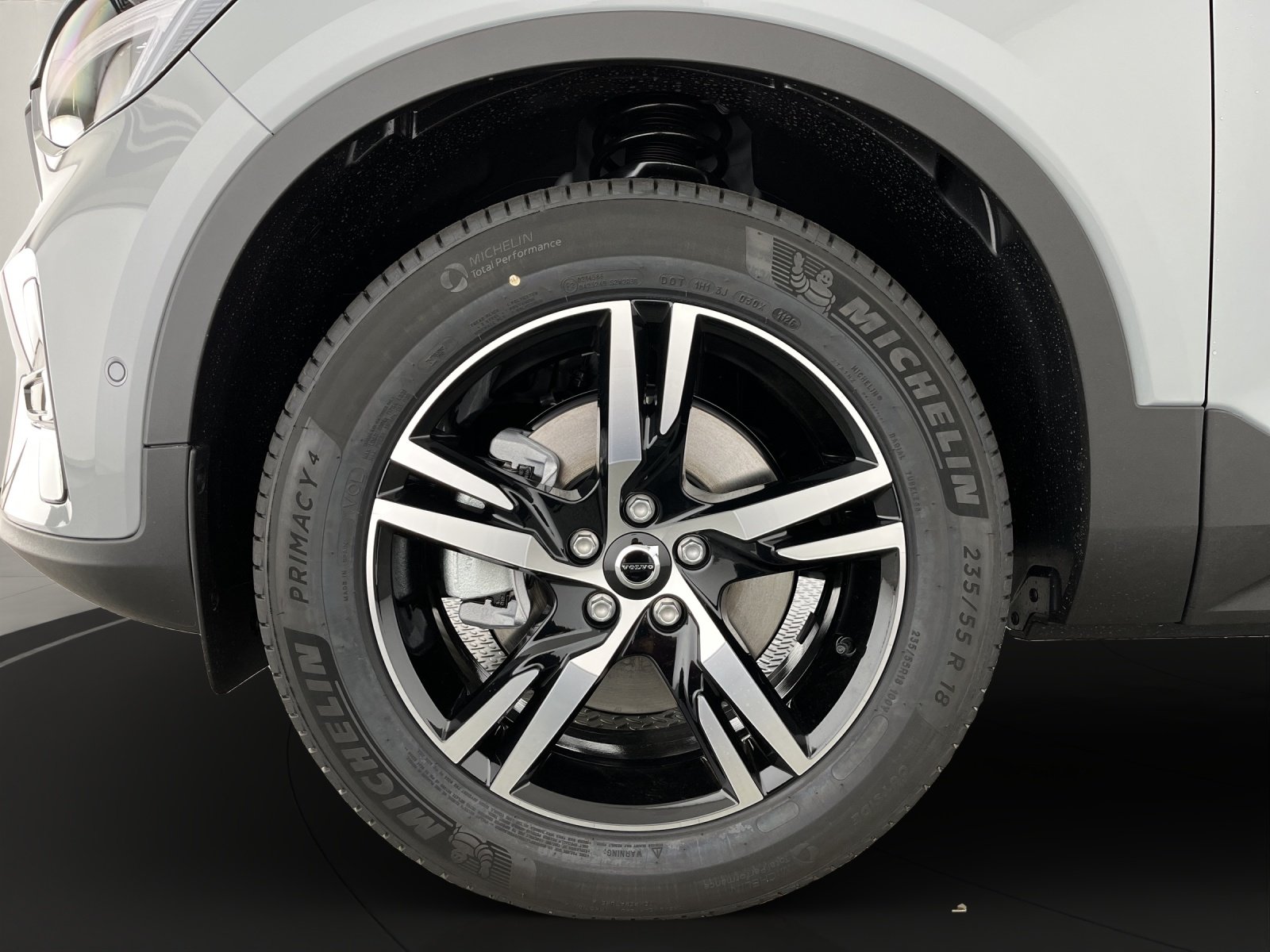 VOLVO XC40 2.0 B3 MH Plus Dark, Mild-Hybrid Petrol/Electric, New car, Automatic - 7