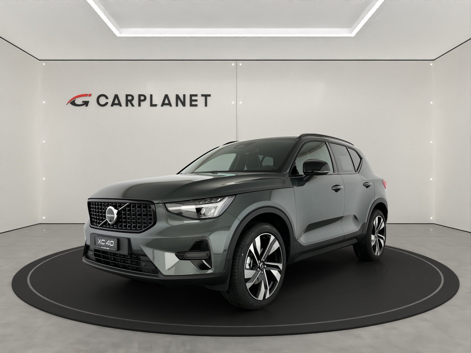 VOLVO XC40 2.0 B3 MH Plus Dark