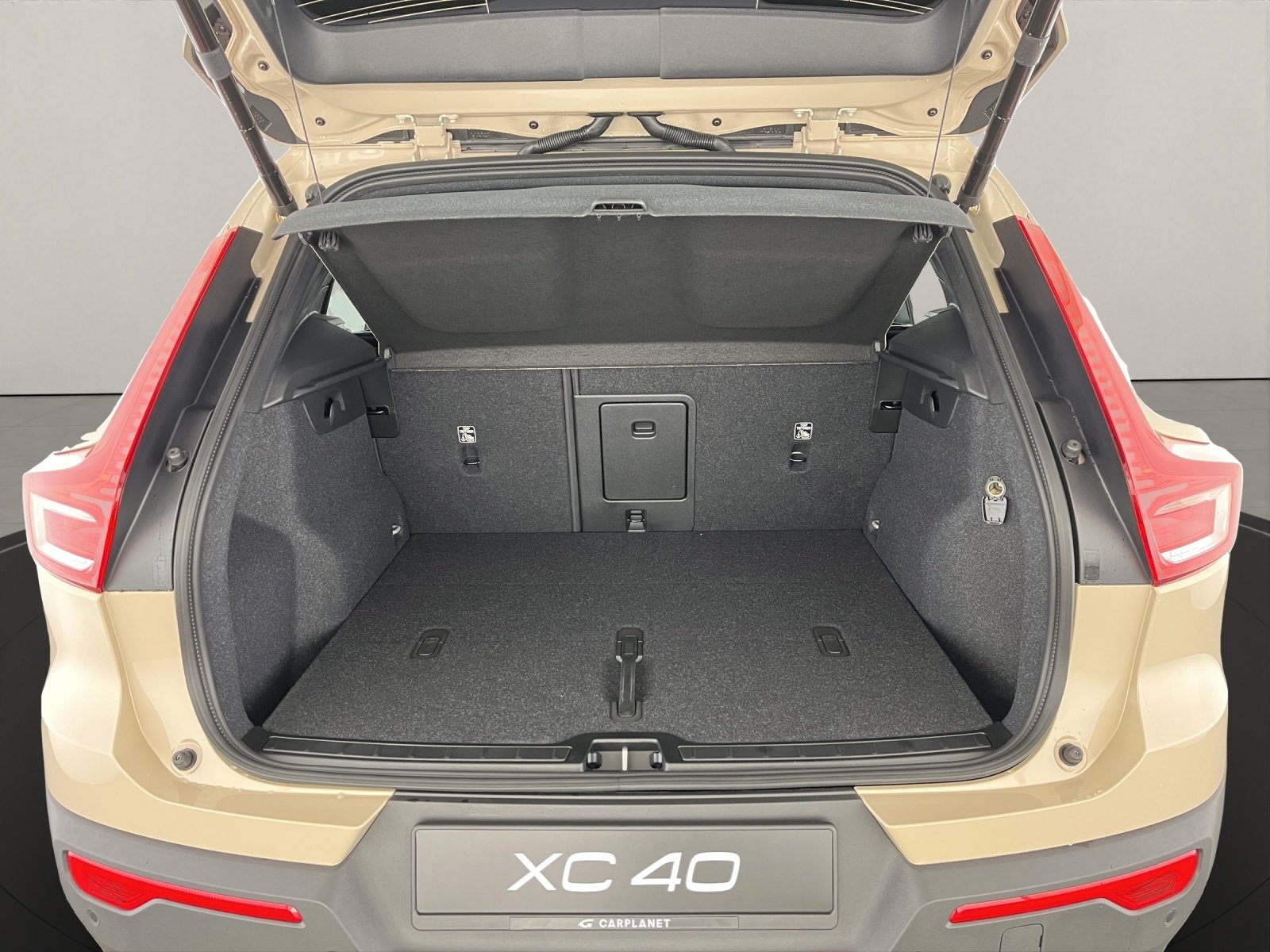 VOLVO XC40 2.0 B3 MH Plus Dark, Hybride Léger Essence/Électricité, Voiture nouvelle, Automatique - 7