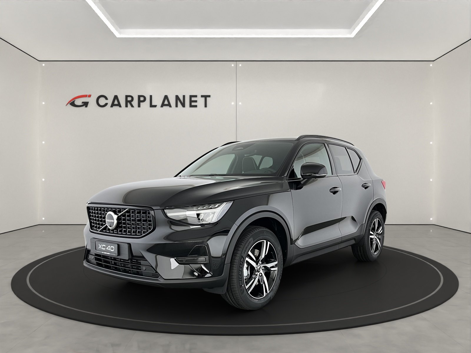 VOLVO XC40 2.0 B3 MH Plus Dark
