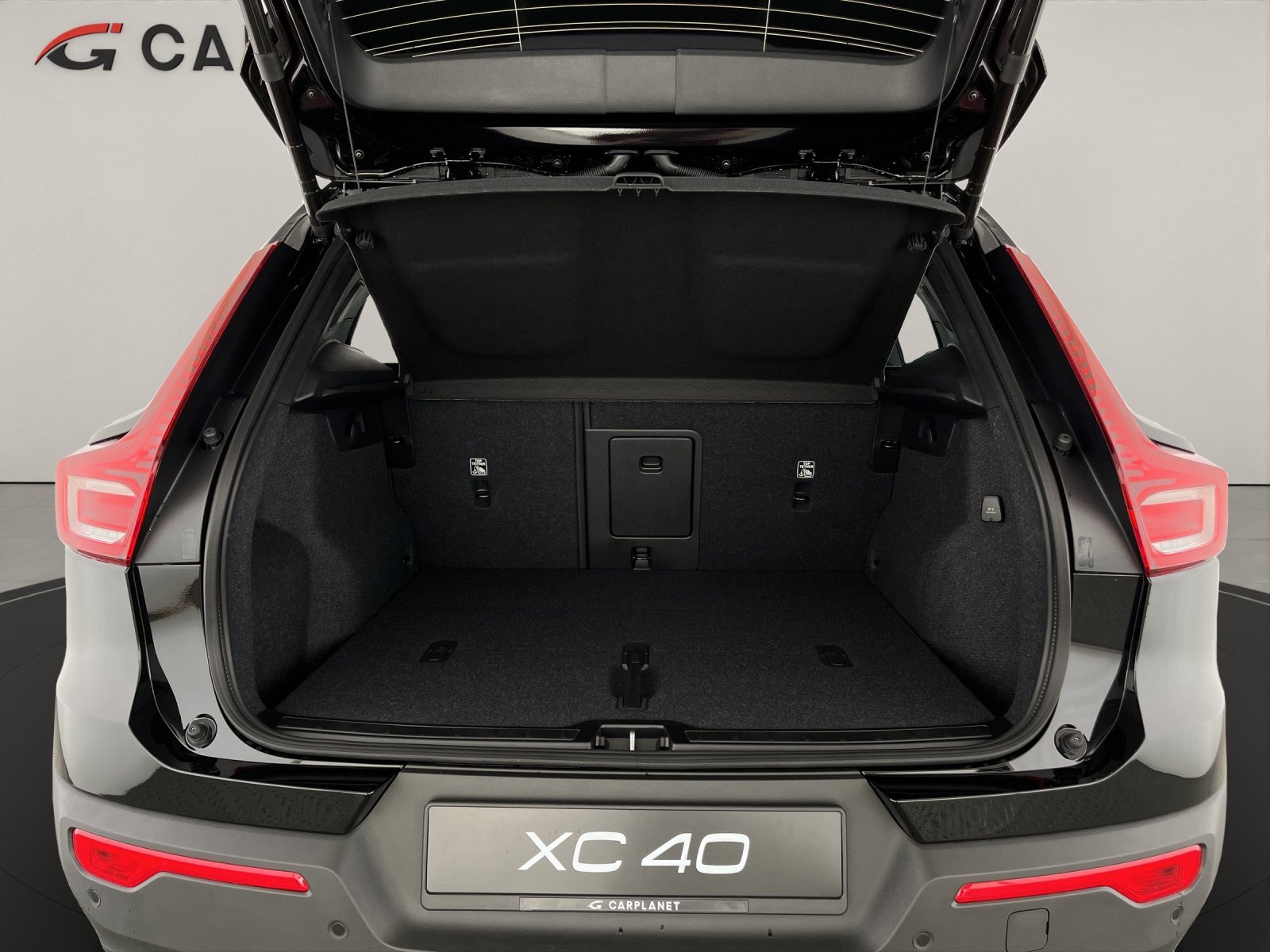 VOLVO XC40 2.0 B3 MH Plus Dark, Mild-Hybrid Benzin/Elektro, Neuwagen, Automatik - 6