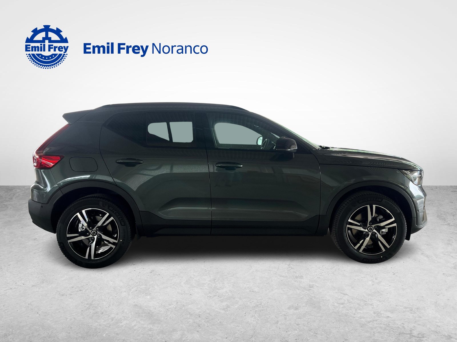 VOLVO XC40 2.0 B3 MH Plus Dark, Mild-Hybrid Benzin/Elektro, Neuwagen, Automatik - 6