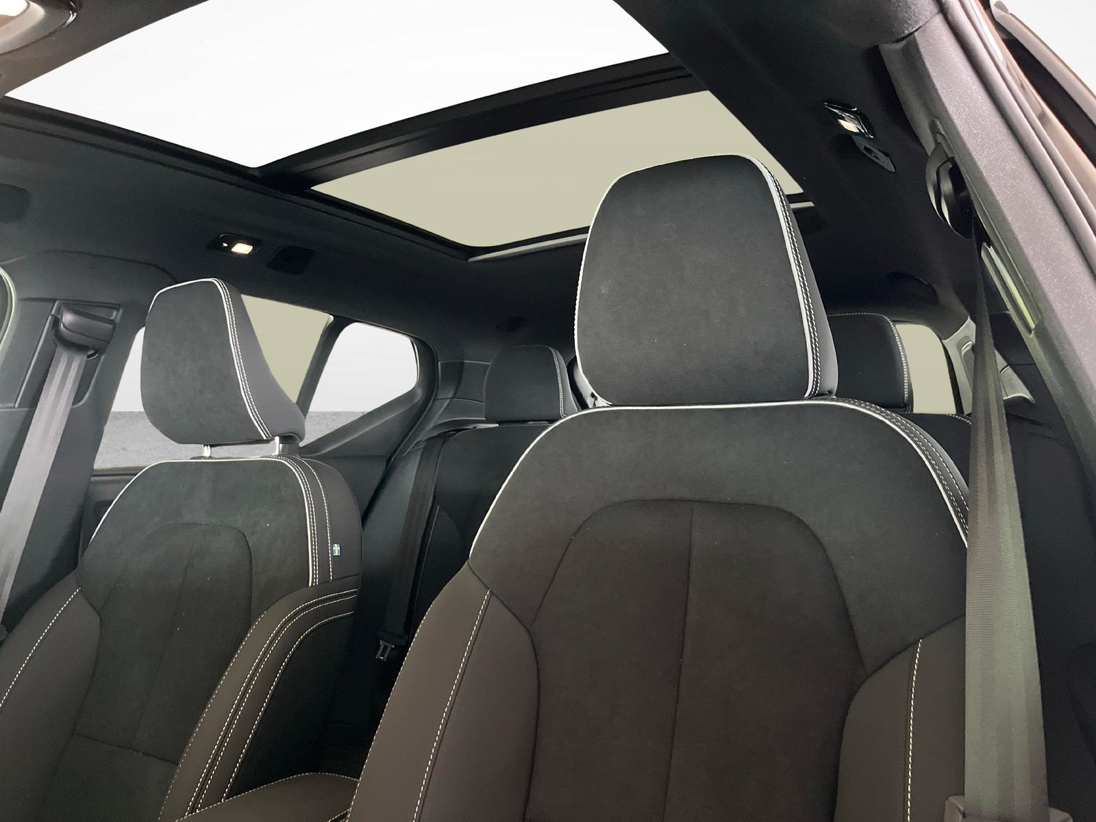 VOLVO XC40 2.0 B3 MH Plus Dark, Hybride Léger Essence/Électricité, Voiture nouvelle, Automatique - 7