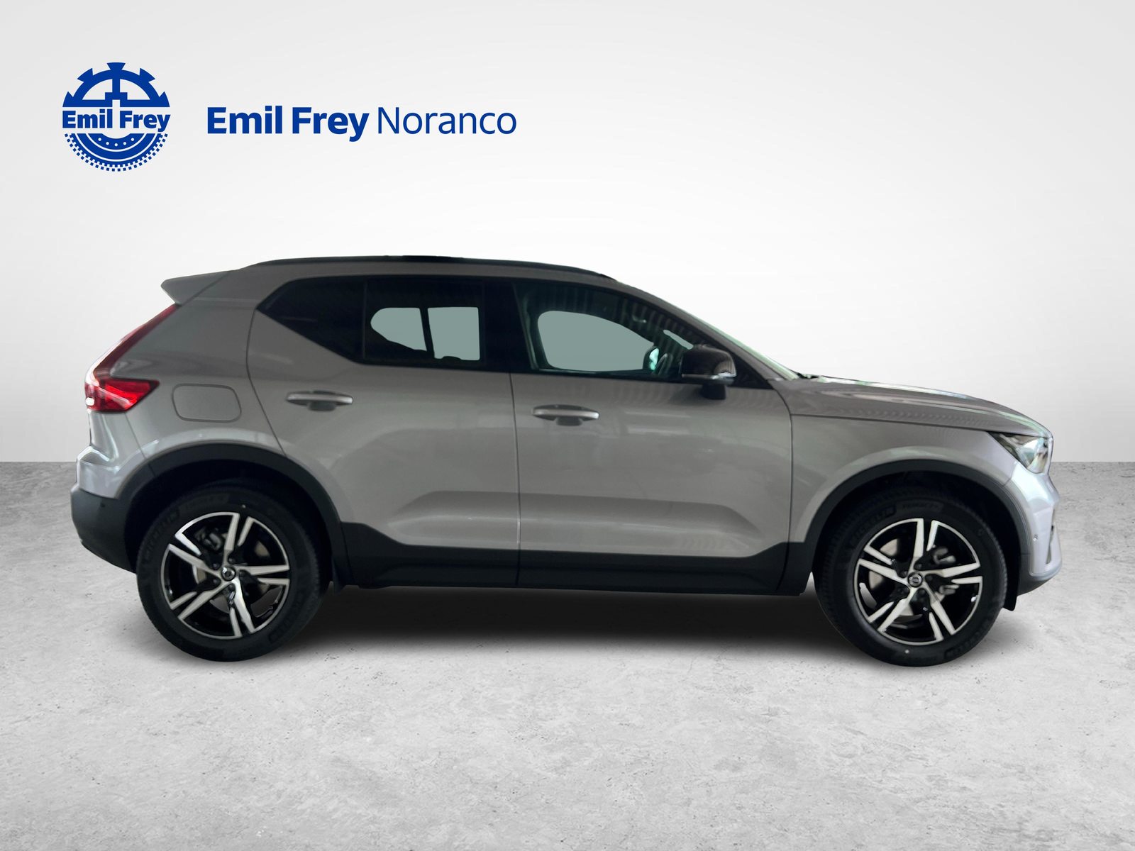 VOLVO XC40 2.0 B3 MH Plus Dark, Mild-Hybrid Benzin/Elektro, Neuwagen, Automatik - 4