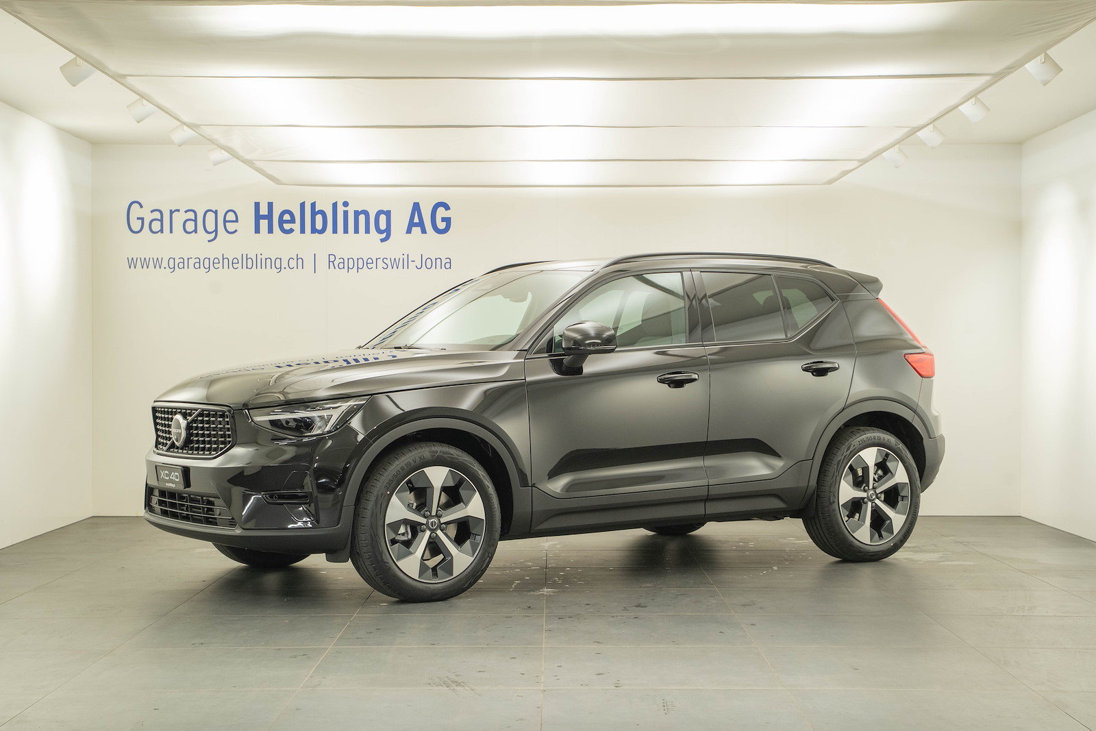 VOLVO XC40 2.0 B3 MH Plus Dark