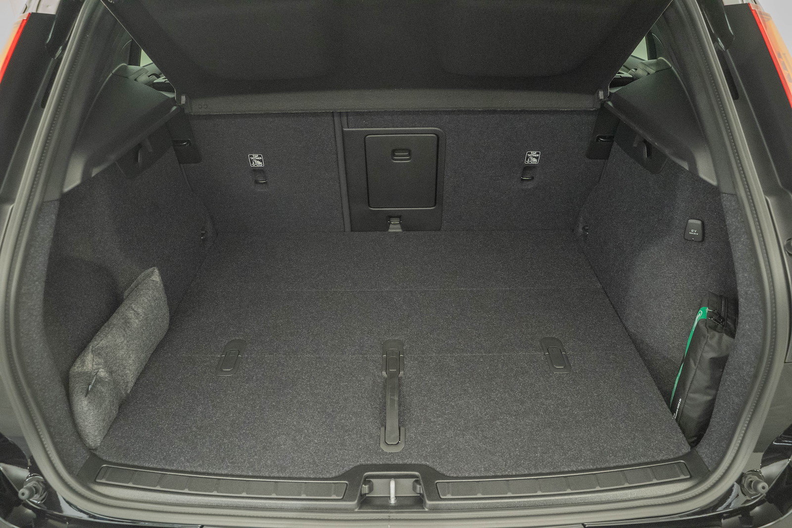 VOLVO XC40 2.0 B3 MH Plus Dark, Hybride Léger Essence/Électricité, Voiture nouvelle, Automatique - 5