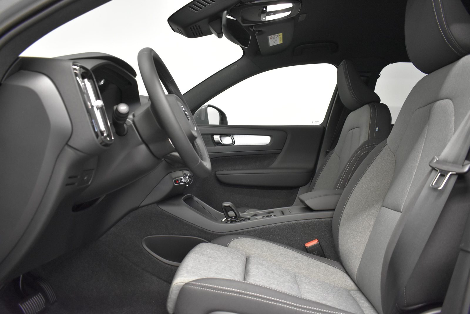 VOLVO XC40 2.0 B3 MH Core, Hybride Léger Essence/Électricité, Voiture nouvelle, Automatique - 6