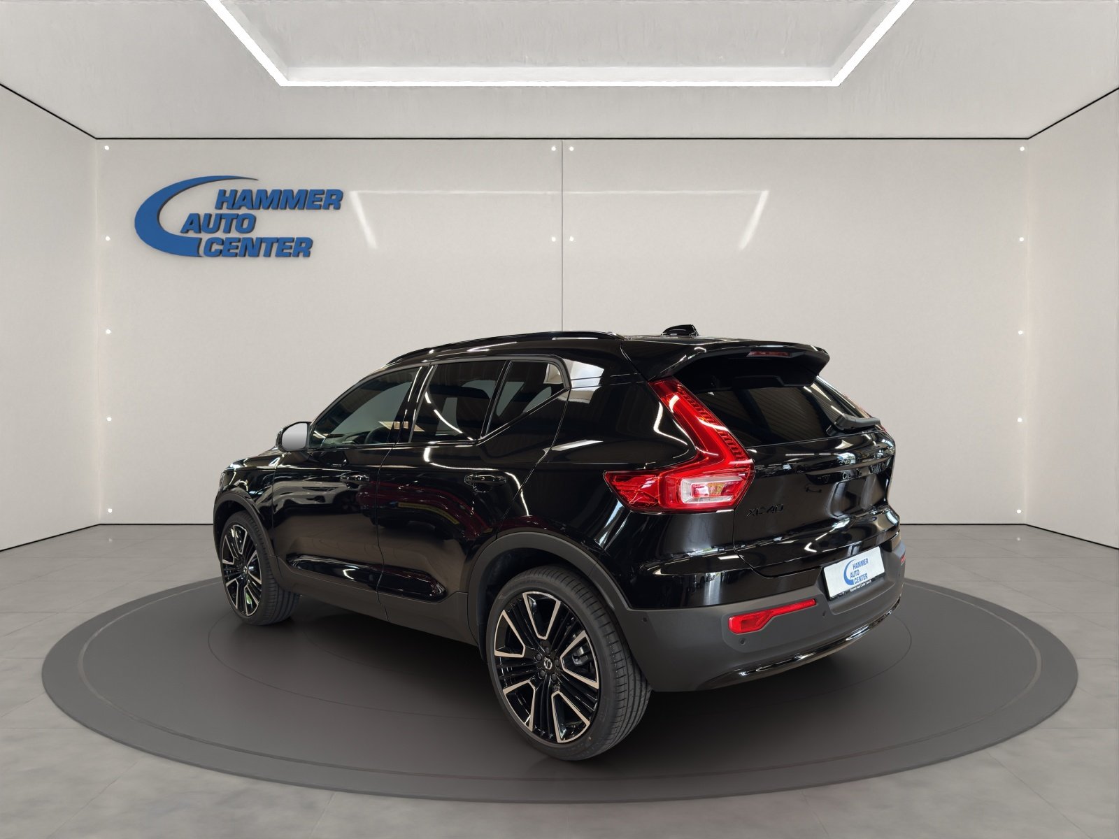 VOLVO XC40 2.0 B4 MH Black Edition, Mild-Hybrid Petrol/Electric, New car, Automatic - 3