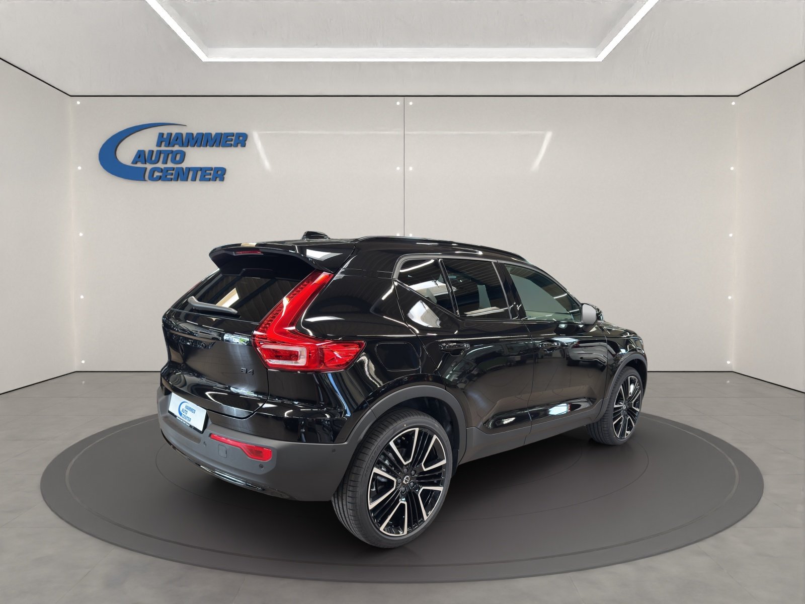 VOLVO XC40 2.0 B4 MH Black Edition, Mild-Hybrid Petrol/Electric, New car, Automatic - 5