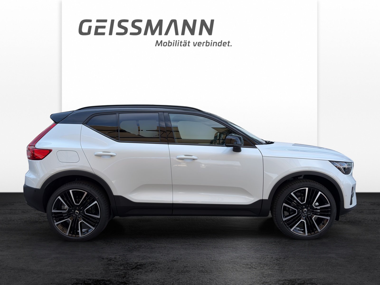 VOLVO XC40 2.0 B4 MH Black Edition, Mild-Hybrid Benzin/Elektro, Neuwagen, Automatik - 4