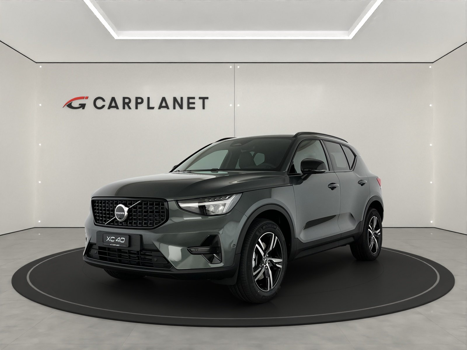 VOLVO XC40 2.0 B3 MH Plus Dark