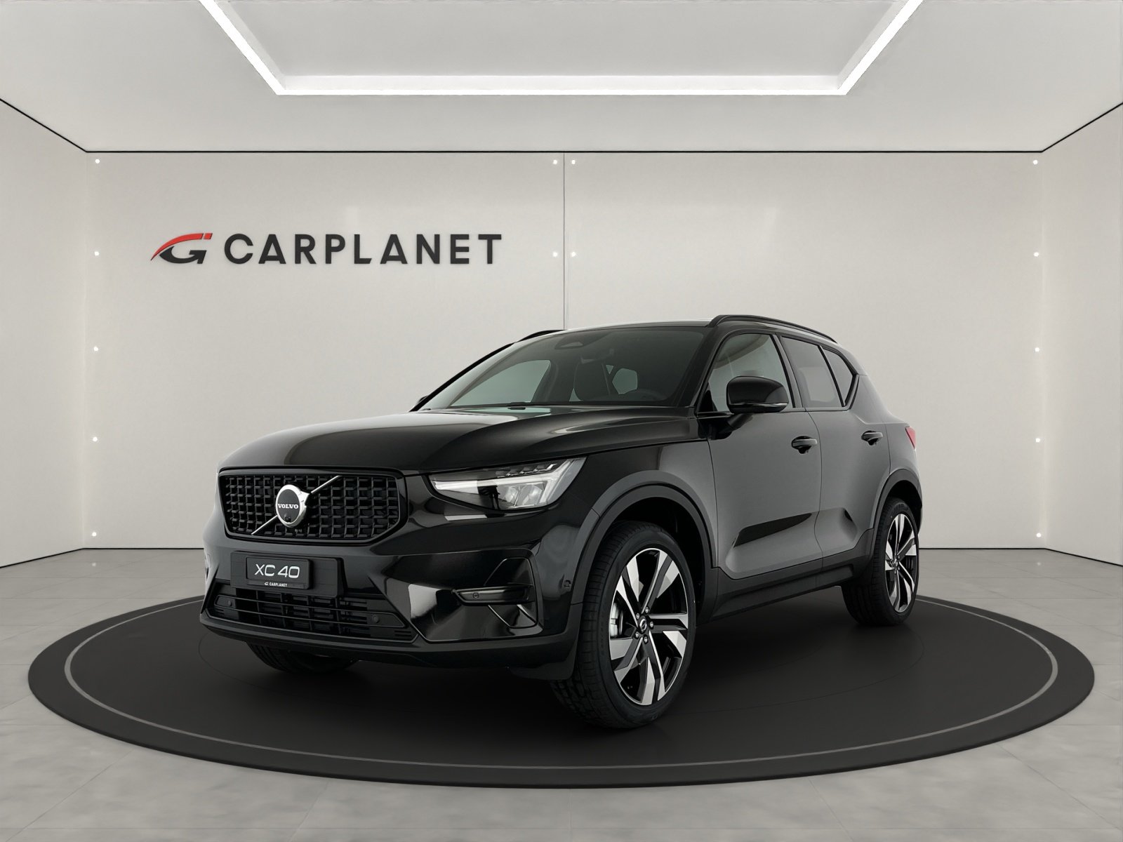 VOLVO XC40 2.0 B3 MH Plus Dark