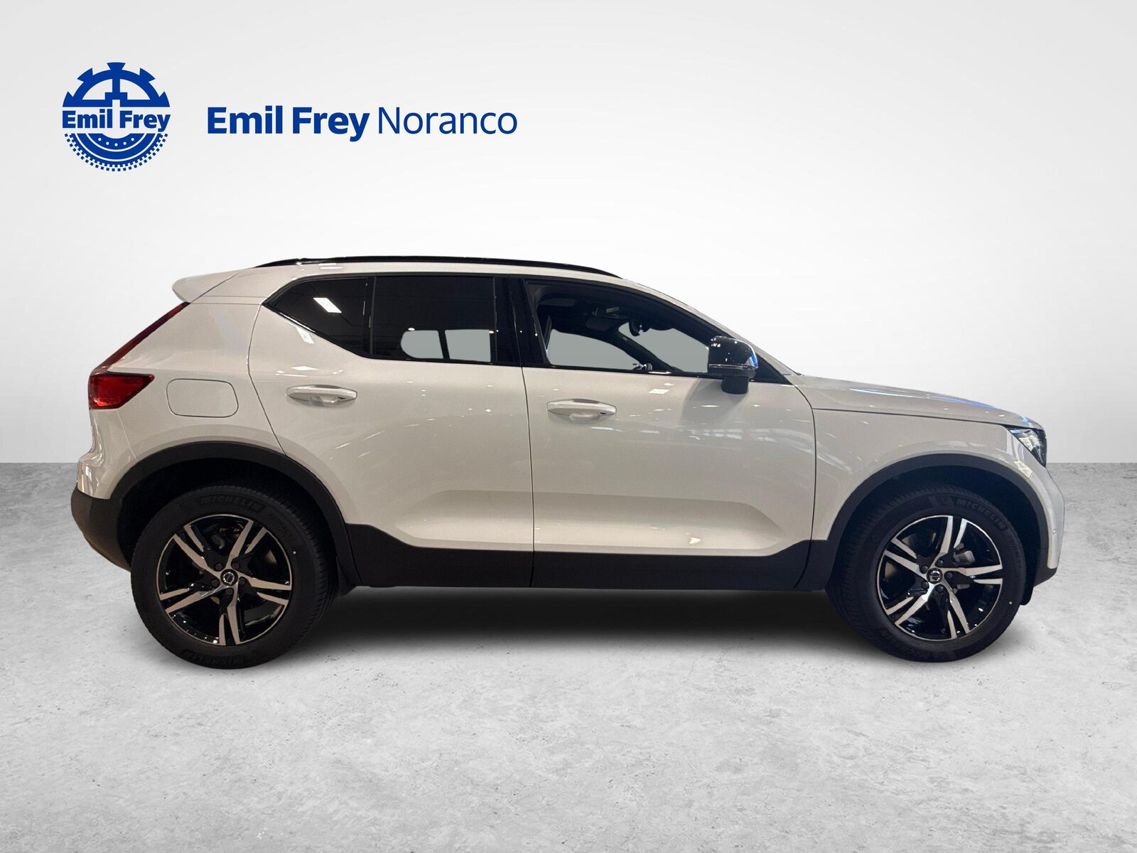 VOLVO XC40 2.0 B3 MH Plus Dark, Mild-Hybrid Benzin/Elektro, Neuwagen, Automatik - 4