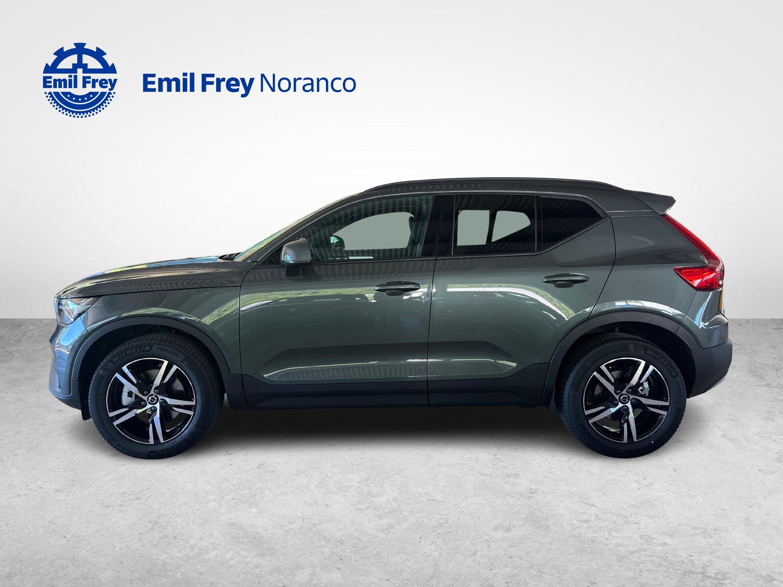 VOLVO XC40 2.0 B3 MH Core, Mild-Hybrid Petrol/Electric, New car, Automatic - 3