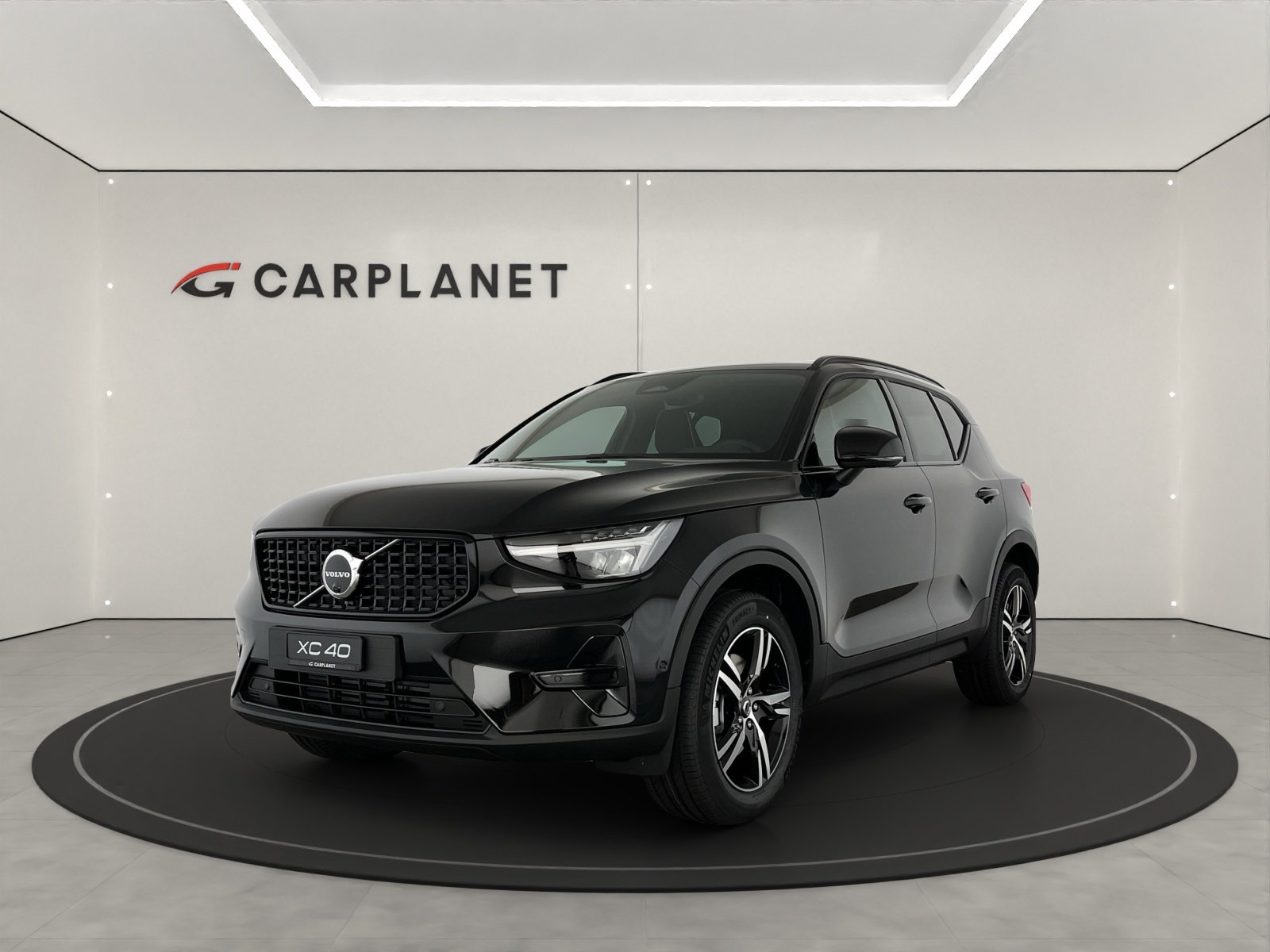 VOLVO XC40 2.0 B3 MH Plus Dark