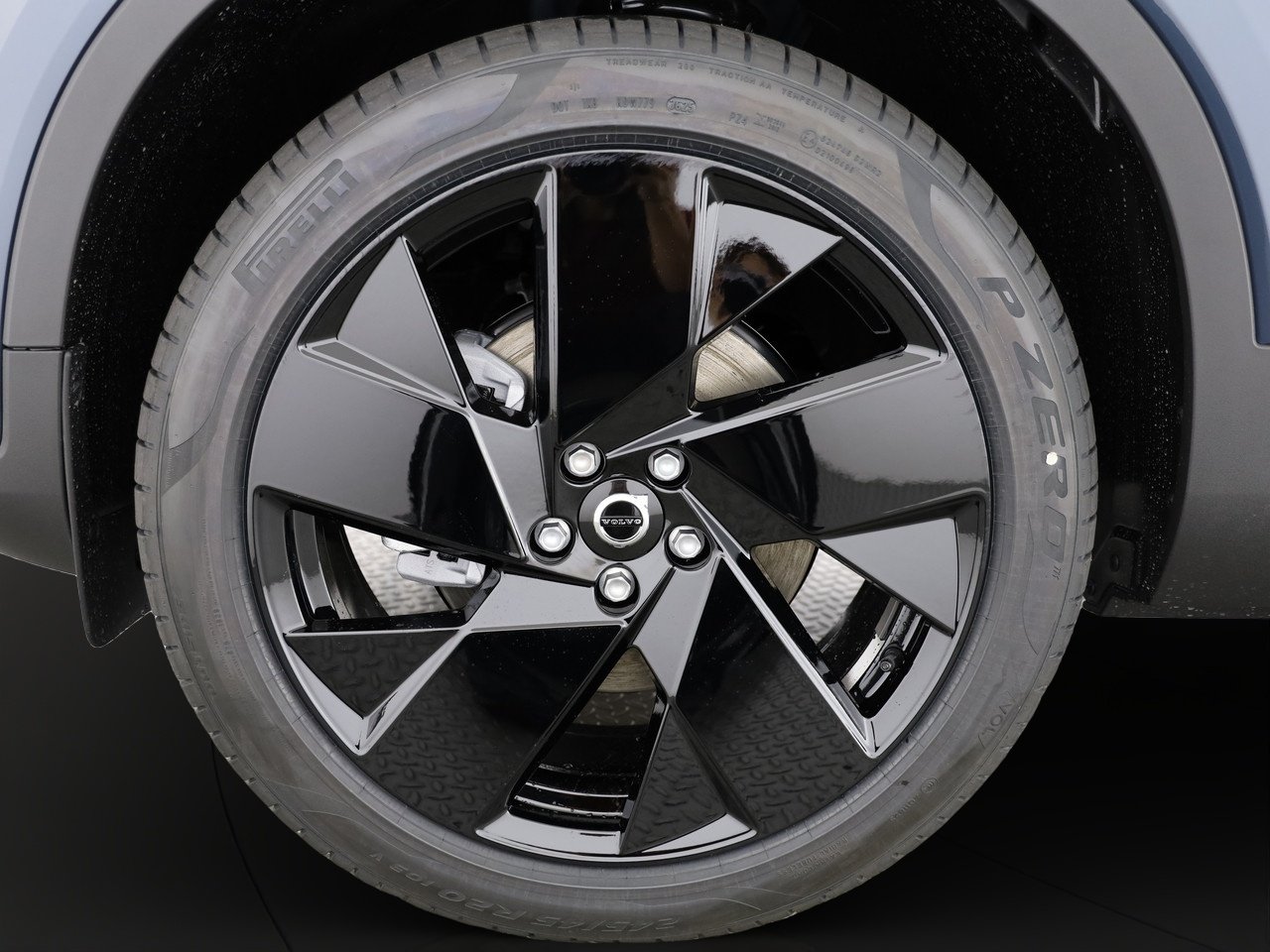 VOLVO XC40 2.0 B4 MH Black Edition, Mild-Hybrid Benzin/Elektro, Neuwagen, Automatik - 4