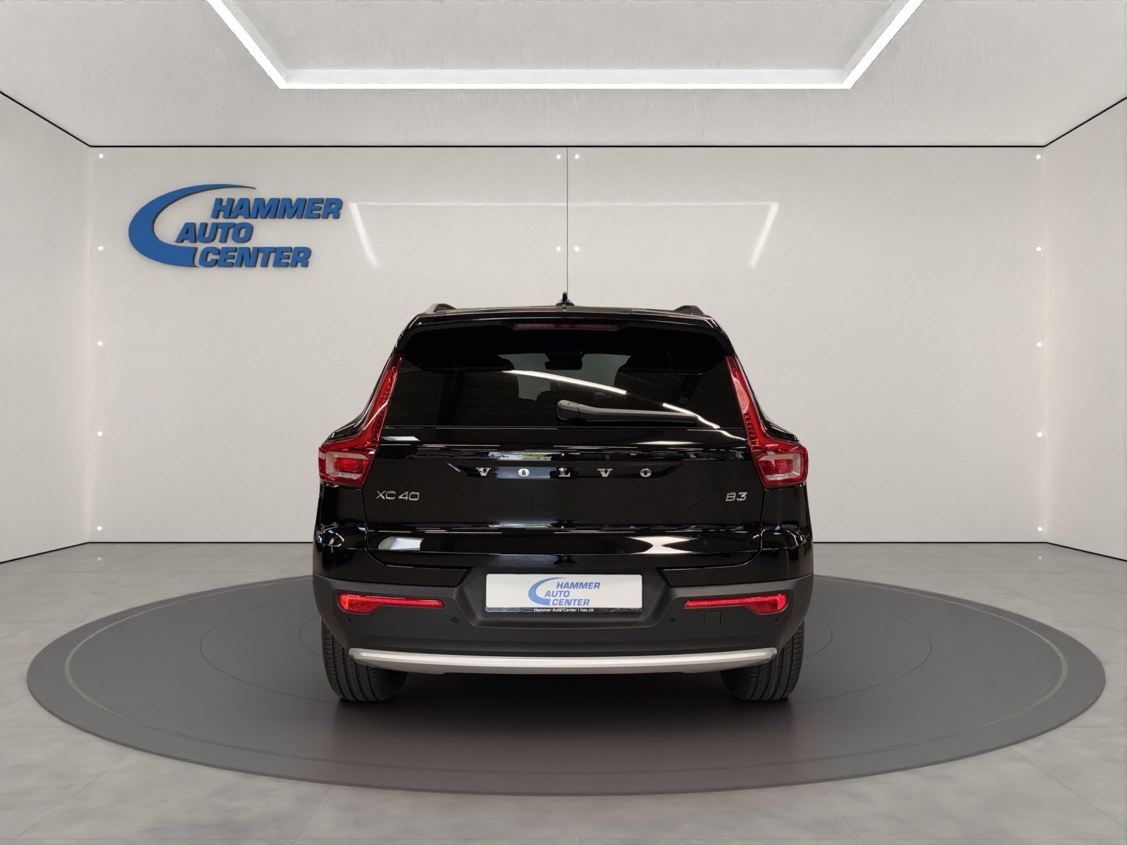 VOLVO XC40 2.0 B3 MH Core, Mild-Hybrid Petrol/Electric, New car, Automatic - 4