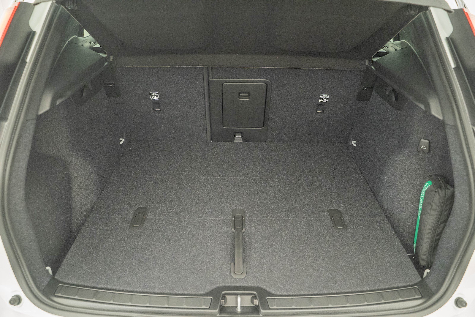 VOLVO XC40 2.0 B4 MH Black Edition, Hybride Léger Essence/Électricité, Voiture nouvelle, Automatique - 5