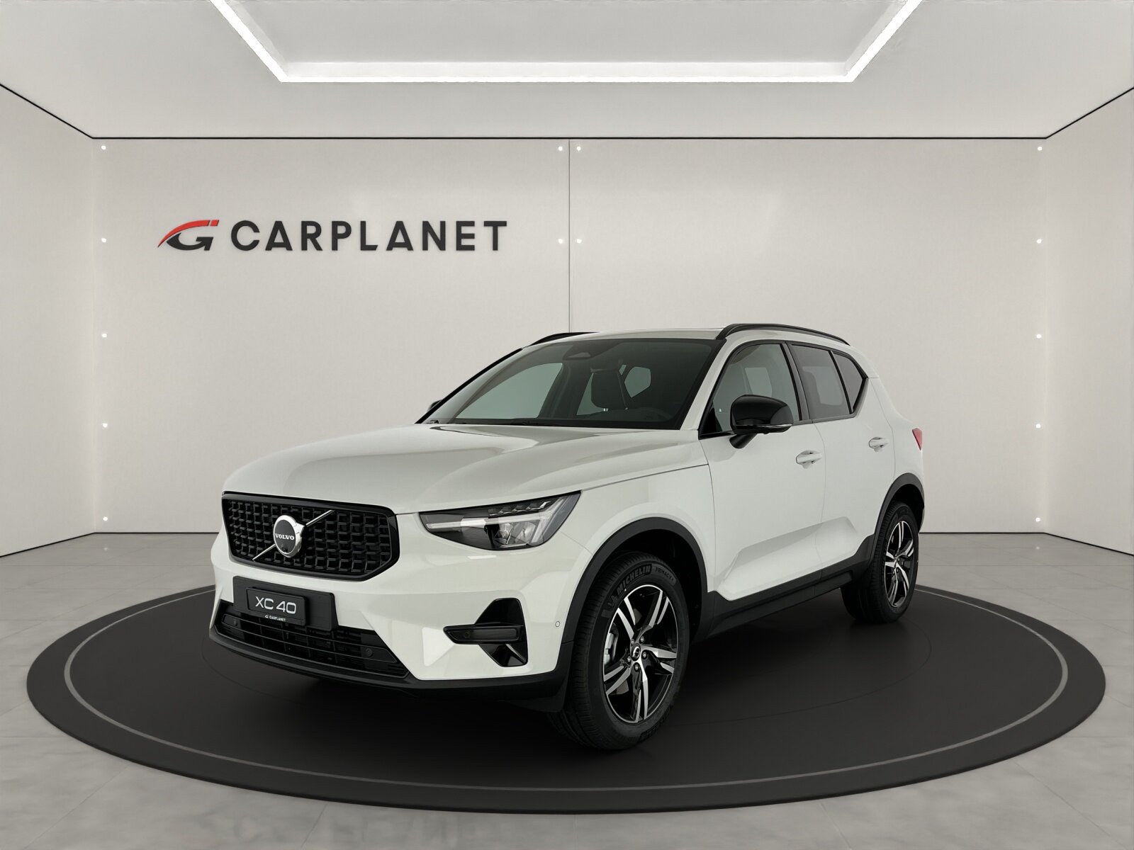 VOLVO XC40 2.0 B3 MH Plus Dark