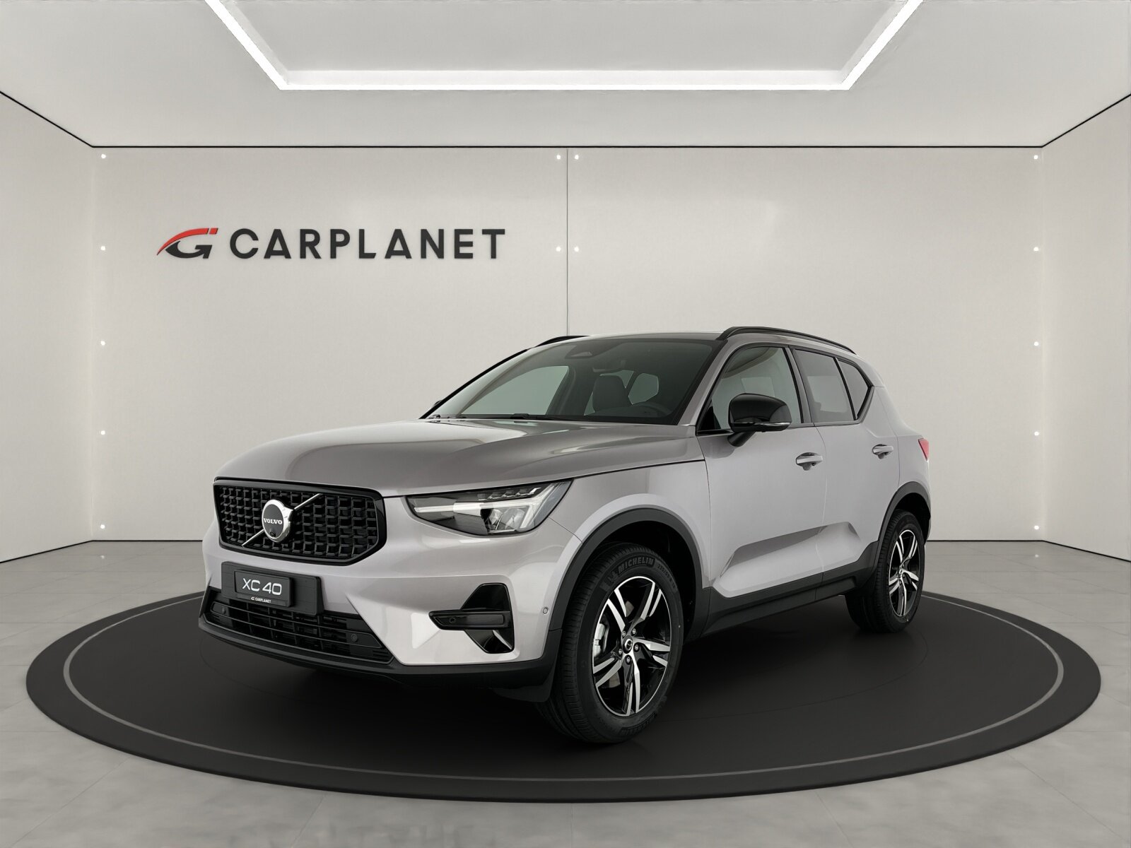 VOLVO XC40 2.0 B3 MH Plus Dark