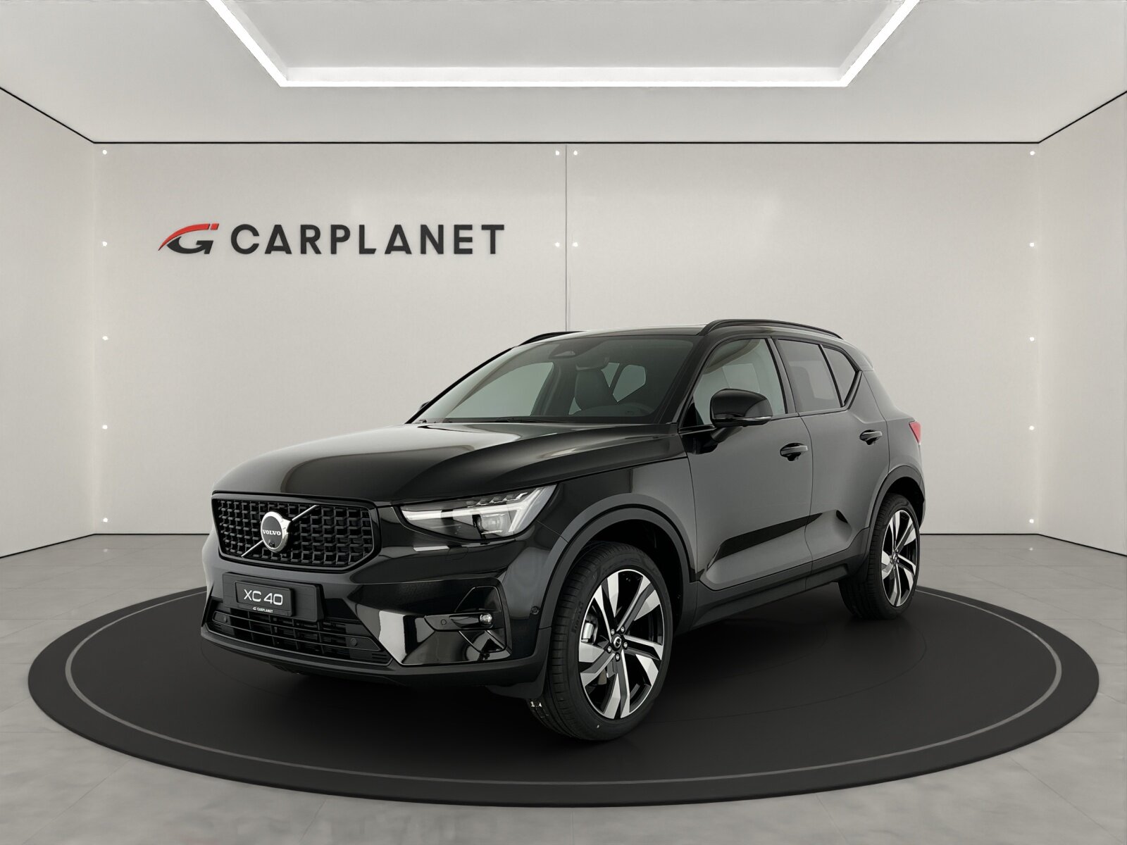 VOLVO XC40 2.0 B3 MH Plus Dark