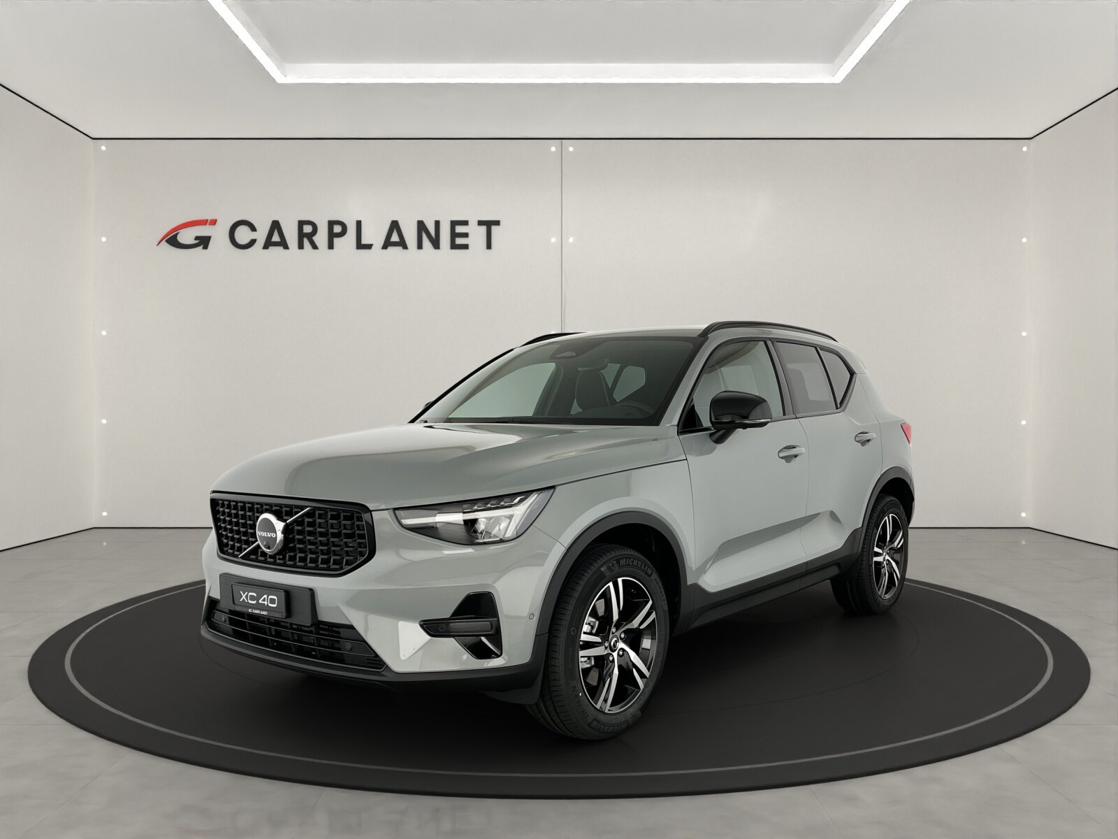 VOLVO XC40 2.0 B3 MH Plus Dark