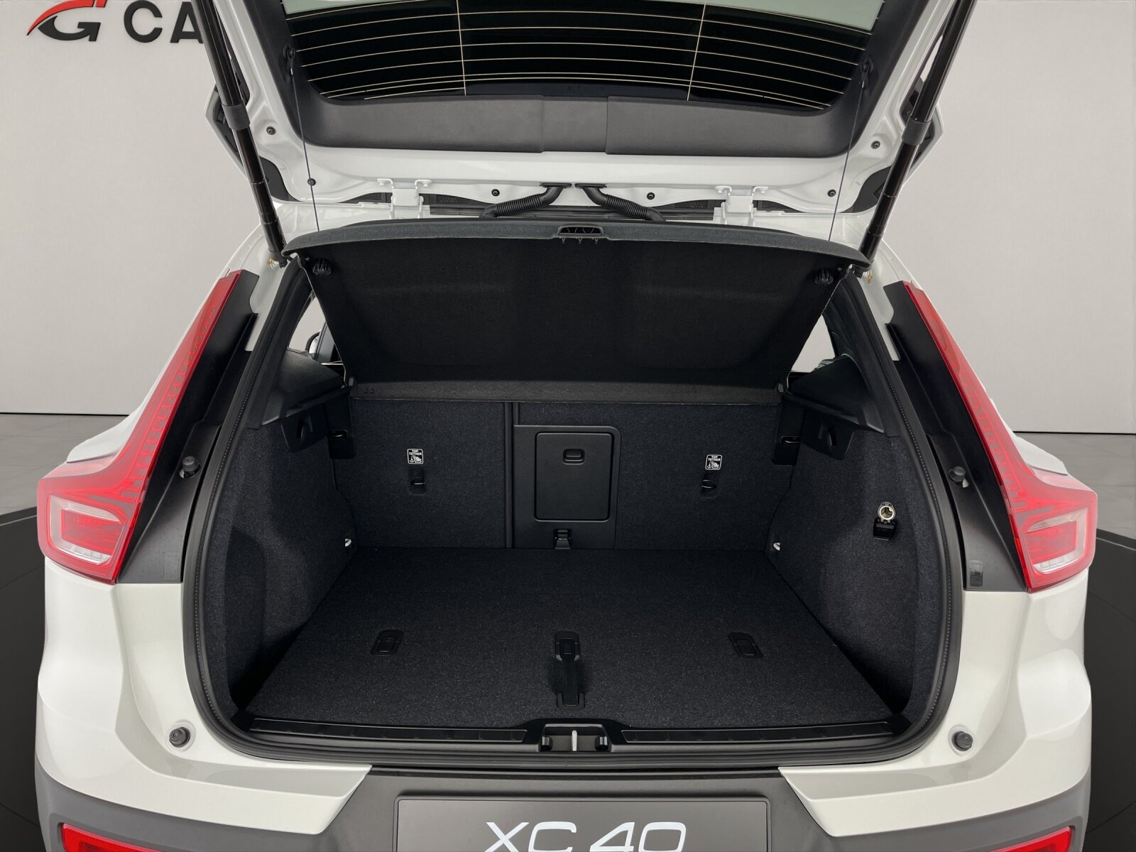 VOLVO XC40 2.0 B3 MH Plus Dark, Mild-Hybrid Benzin/Elektro, Neuwagen, Automatik - 6