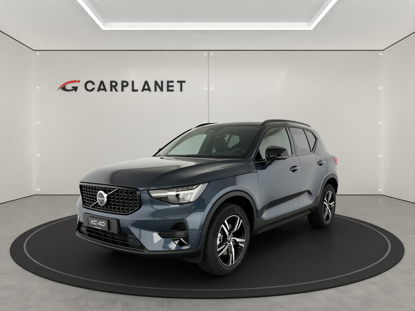 VOLVO XC40 2.0 B3 MH Plus Dark
