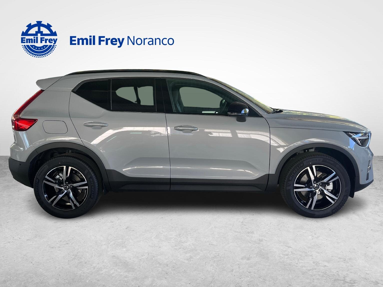 VOLVO XC40 2.0 B3 MH Plus Dark, Hybride Leggero Benzina/Elettrica, Auto nuove, Automatico - 4