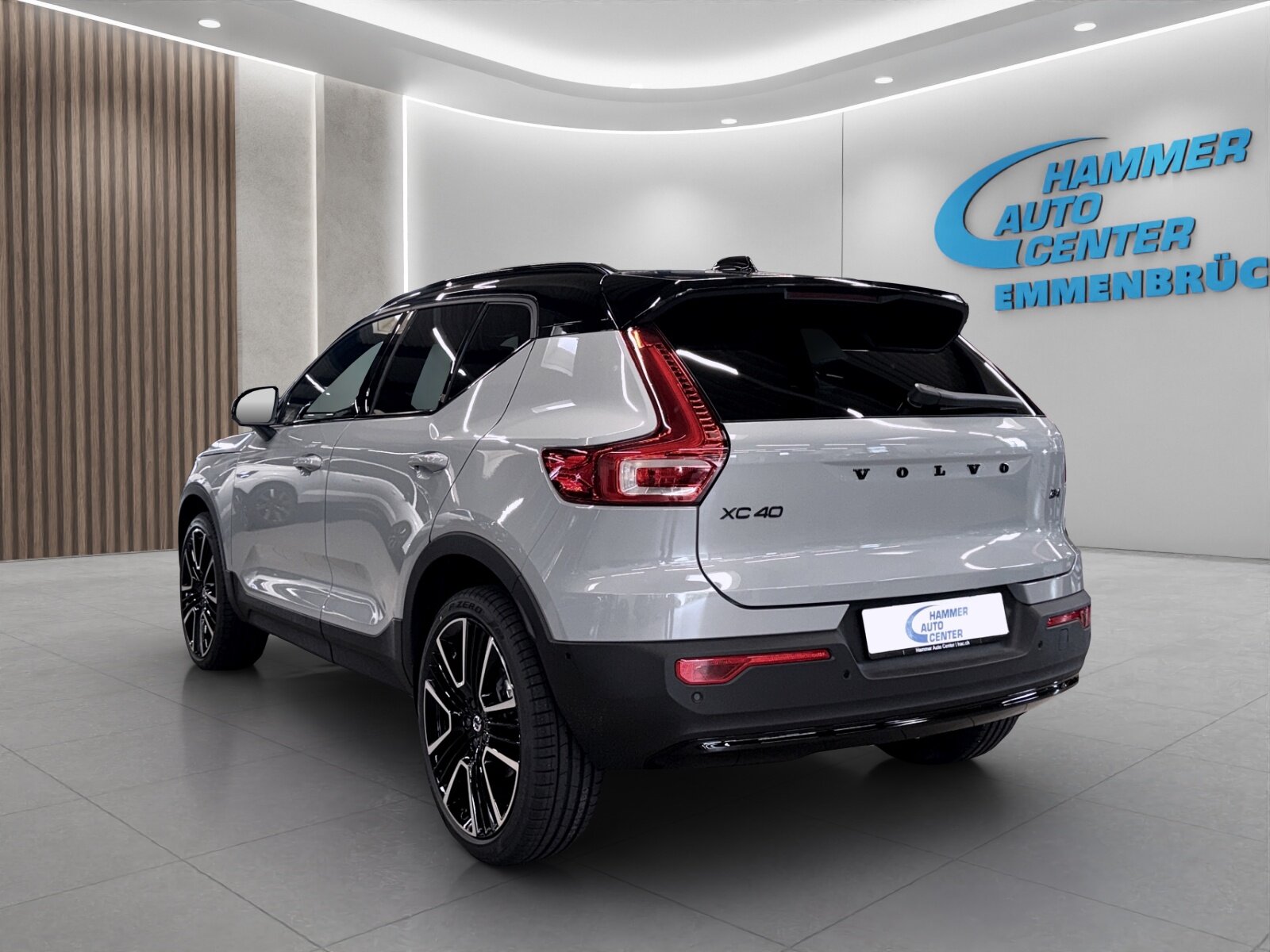 VOLVO XC40 2.0 B4 MH Black Edition, Mild-Hybrid Petrol/Electric, New car, Automatic - 3