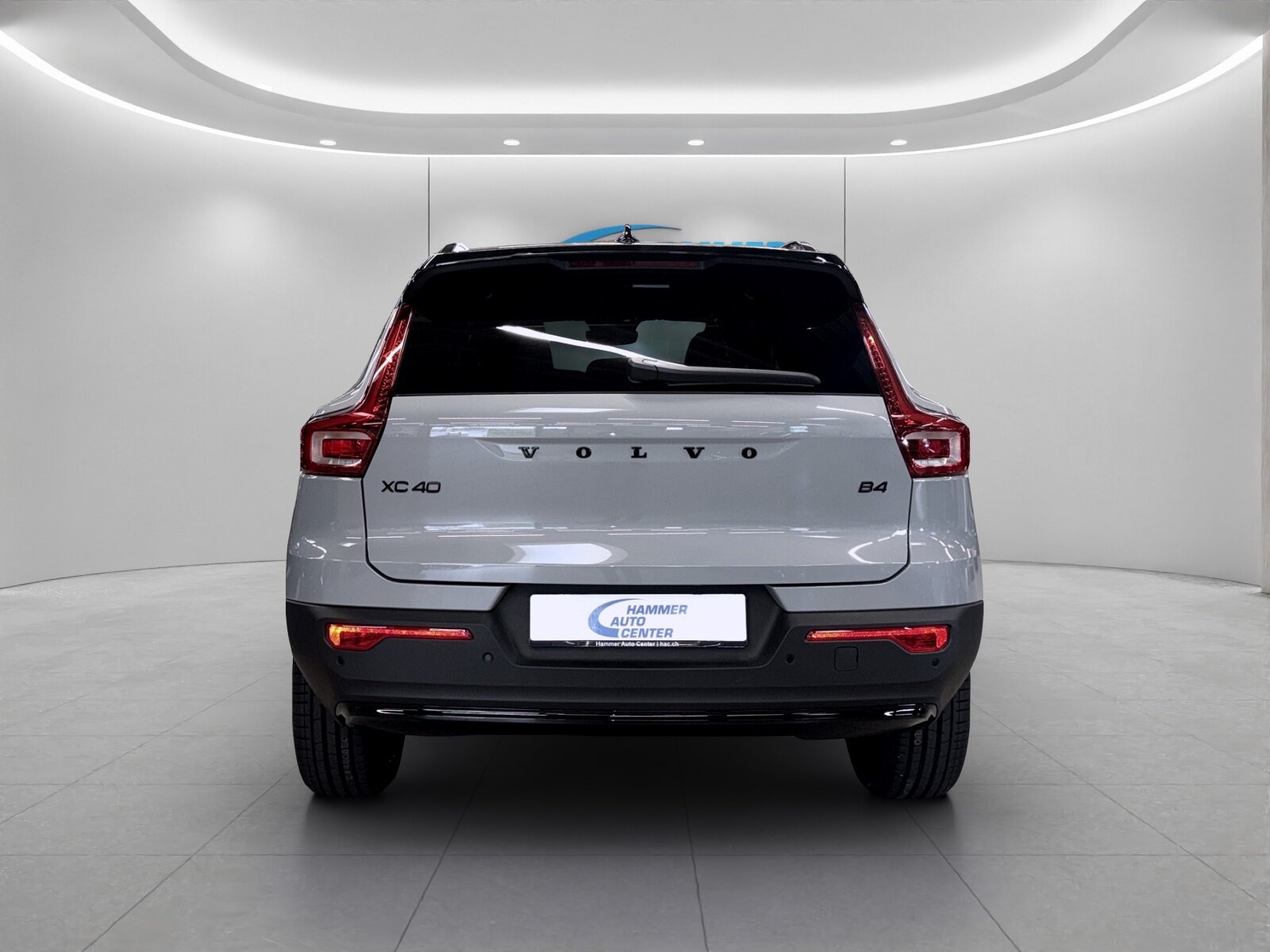 VOLVO XC40 2.0 B4 MH Black Edition, Mild-Hybrid Petrol/Electric, New car, Automatic - 4