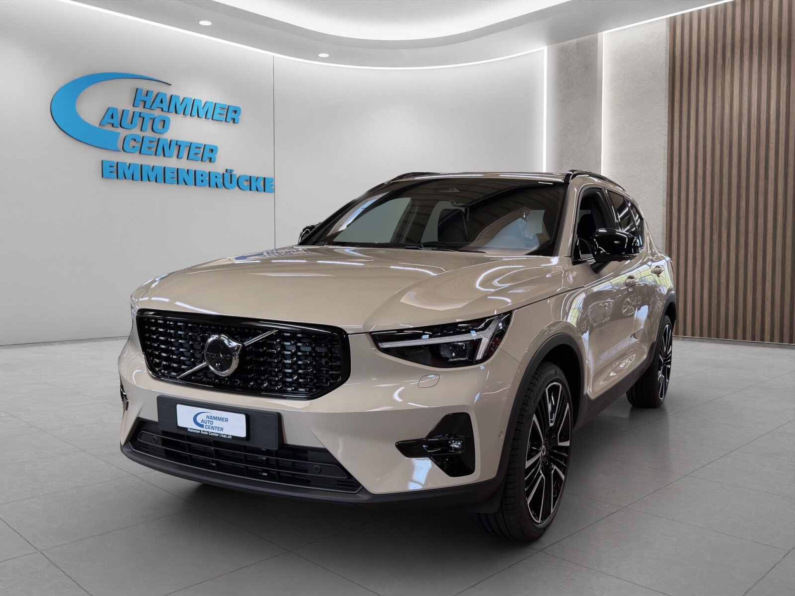 VOLVO XC40 2.0 B4 MH Ultra Dark