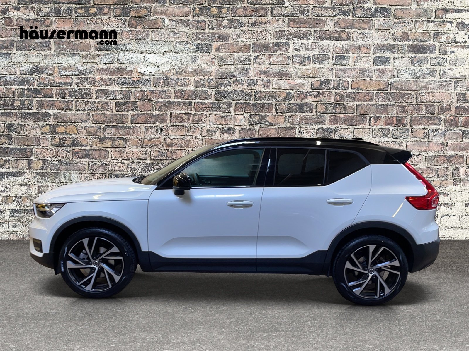 VOLVO XC40 2.0 B5 MH R-Design AWD, Hybride Léger Essence/Électricité, Occasion / Utilisé, Automatique - 2