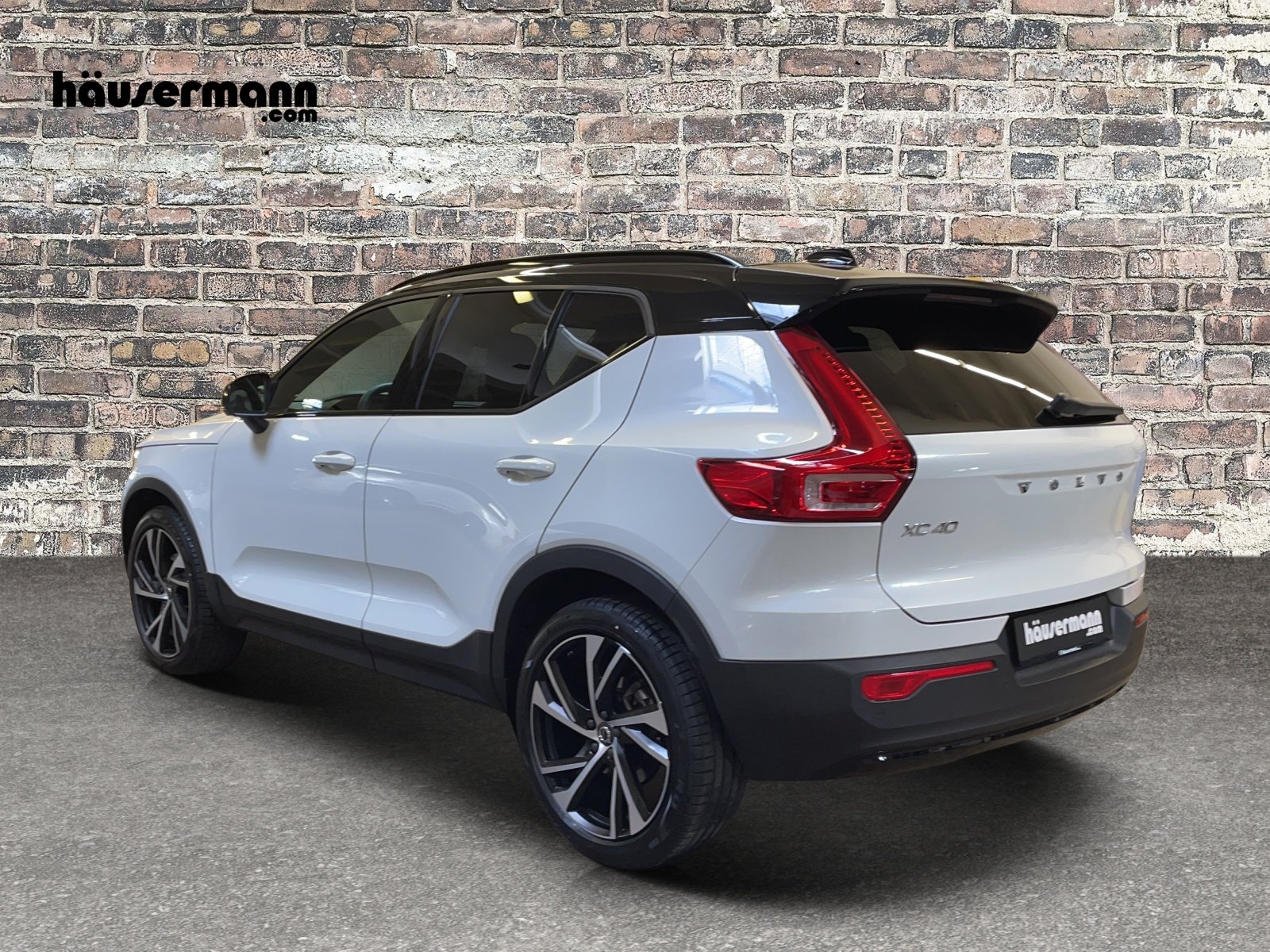 VOLVO XC40 2.0 B5 MH R-Design AWD, Hybride Léger Essence/Électricité, Occasion / Utilisé, Automatique - 3