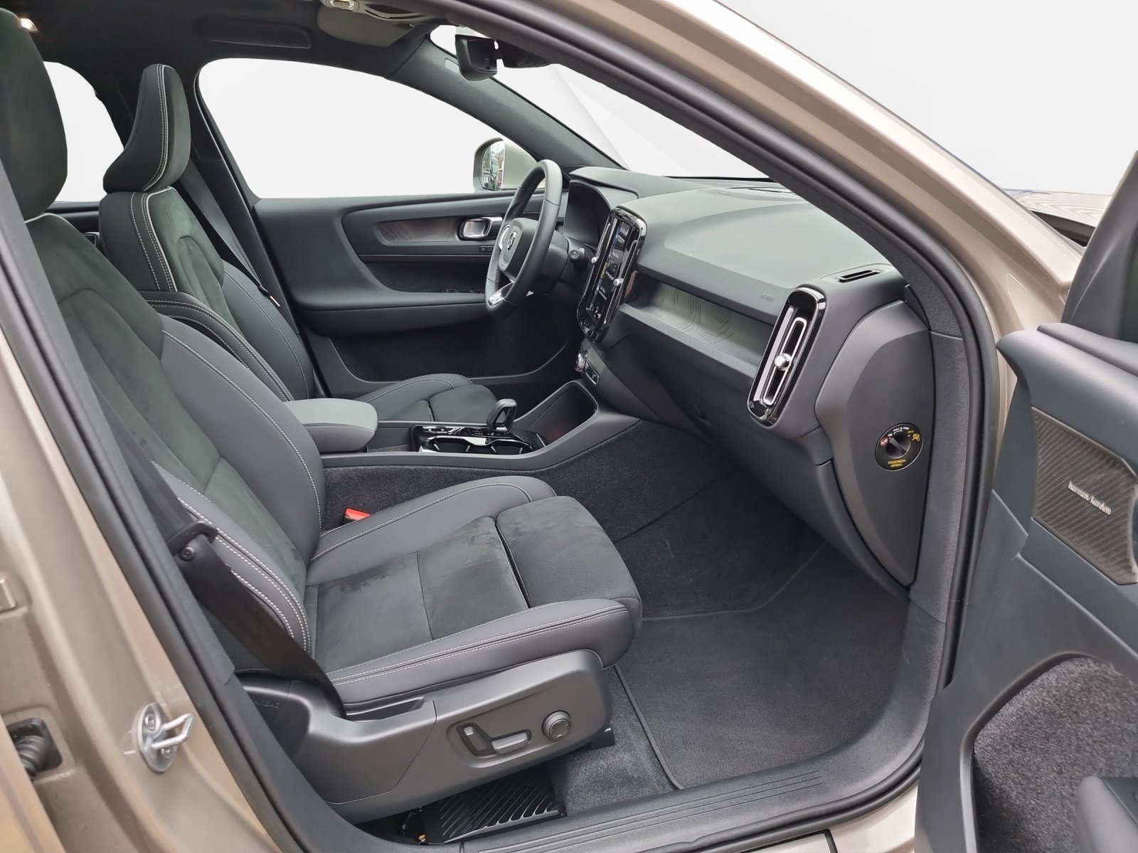 VOLVO XC40 1.5 T5 PiH Ultimate Bright, Hybride Rechargeable Essence/Électricité, Occasion / Utilisé, Automatique - 7