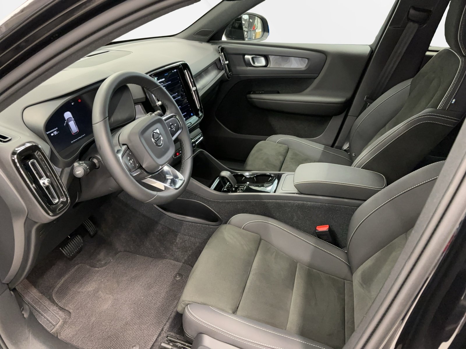 VOLVO XC40 E80 Twin Plus AWD, Électrique, Occasion / Utilisé, Automatique - 4