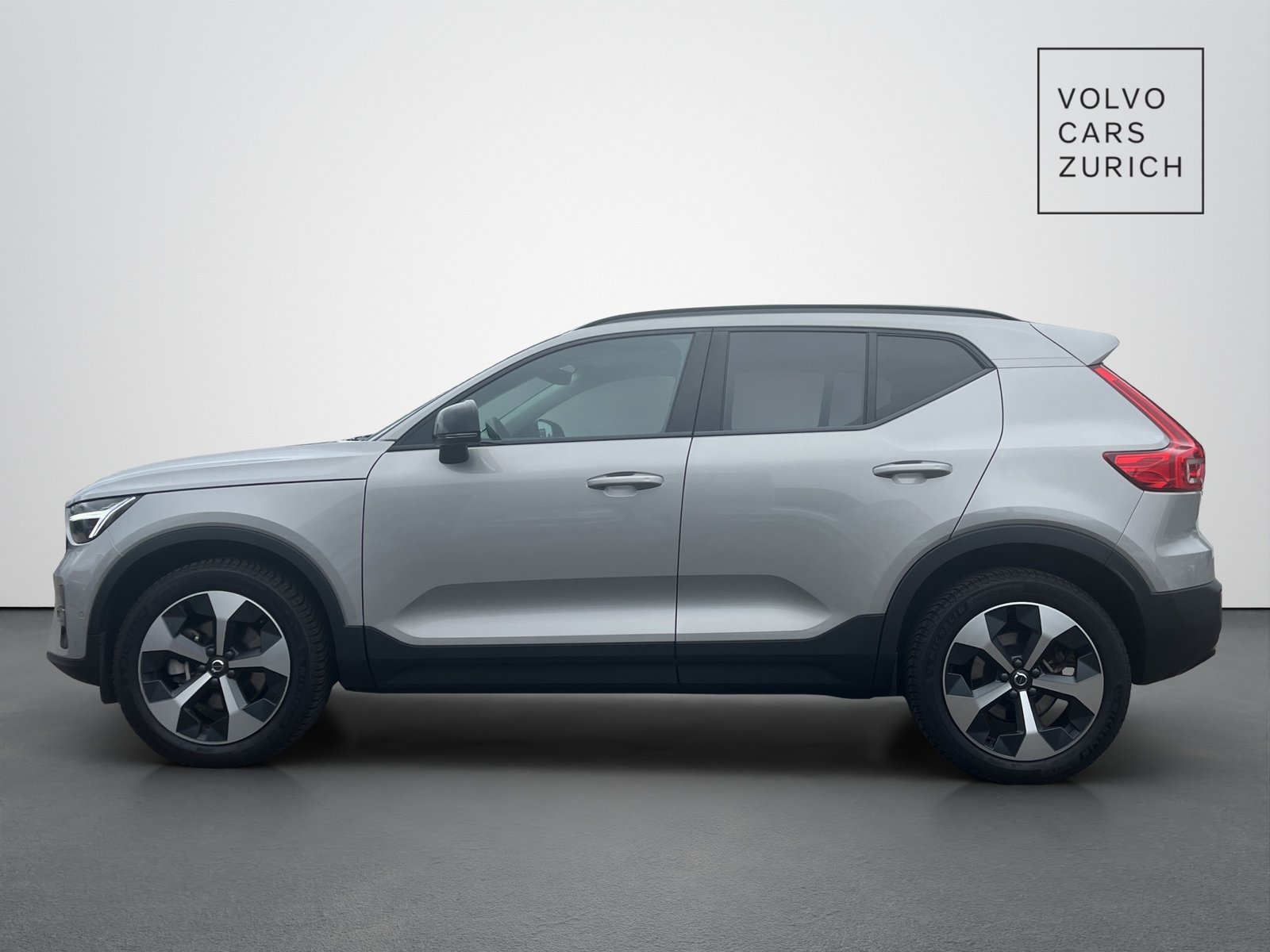 VOLVO XC40 2.0 B4 MH Plus Dark, Hybride Léger Essence/Électricité, Occasion / Utilisé, Automatique - 3