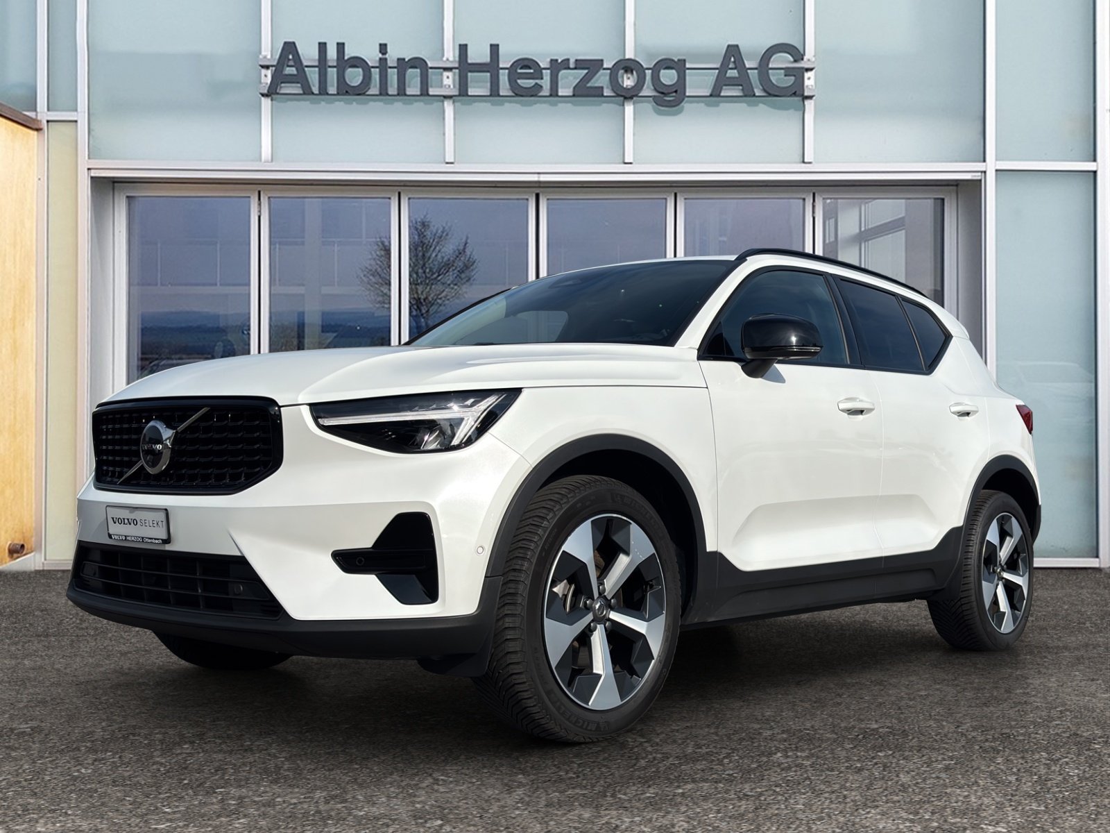 VOLVO XC40 2.0 B4 MH Plus Dark
