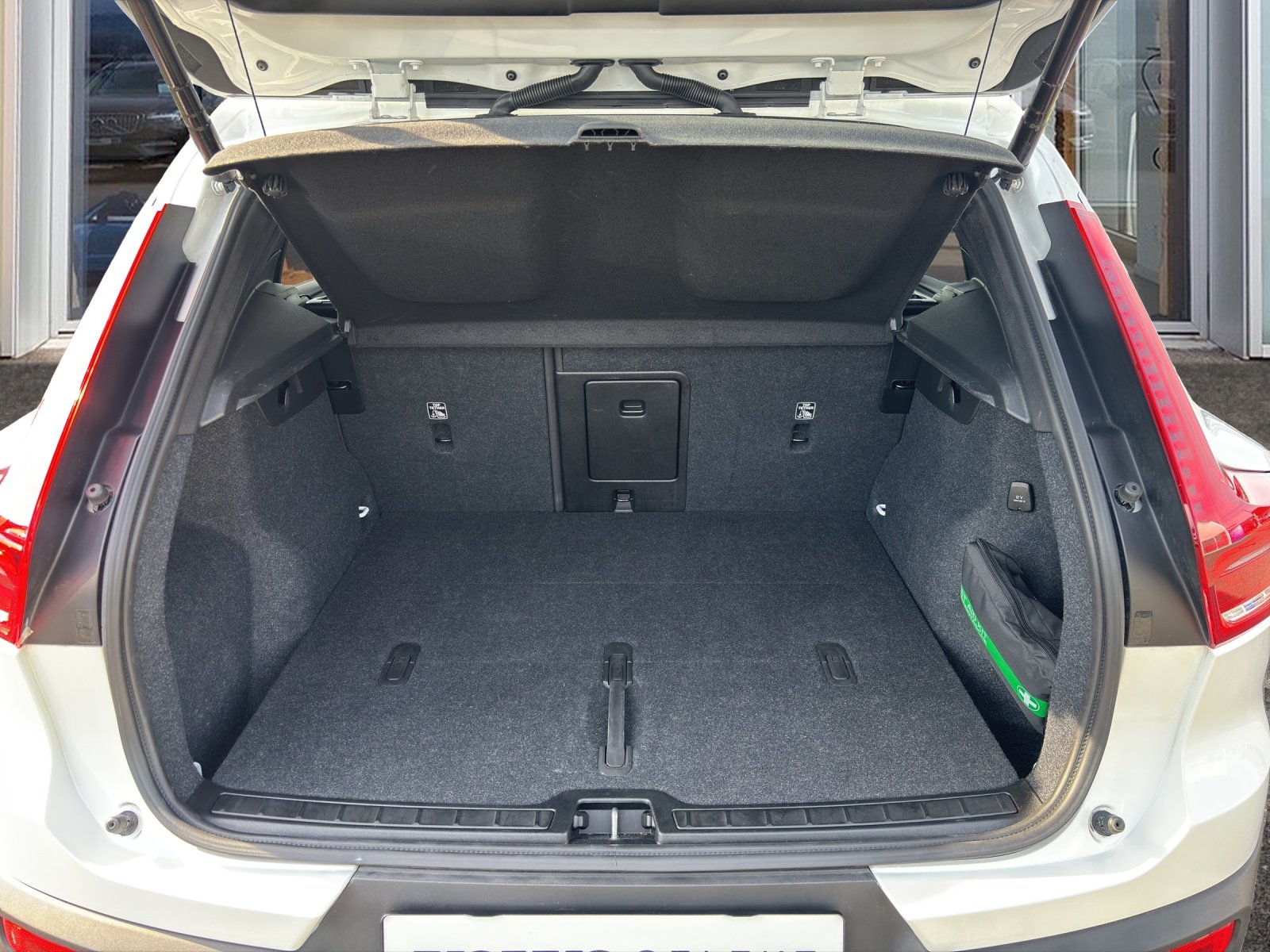 VOLVO XC40 2.0 B4 MH Plus Dark, Hybride Leggero Benzina/Elettrica, Occasioni / Usate, Automatico - 7