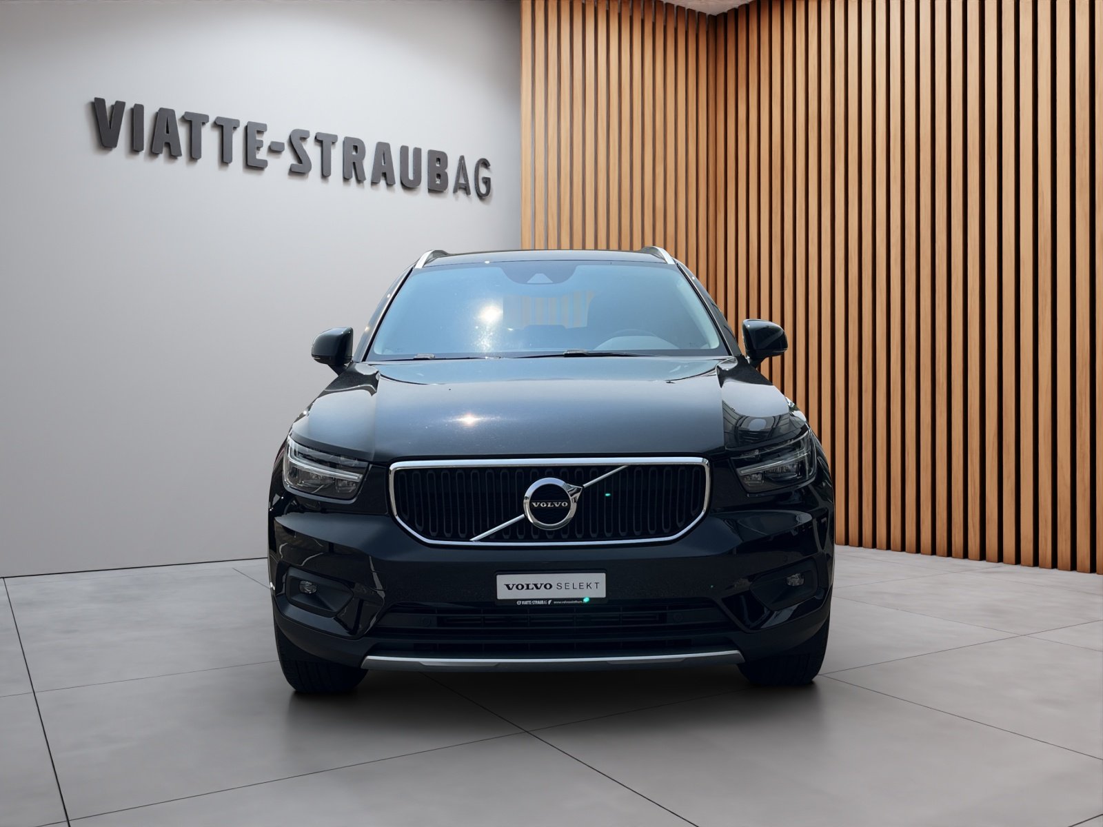 VOLVO XC40 1.5 T2 Xcite, Petrol, Second hand / Used, Automatic - 2