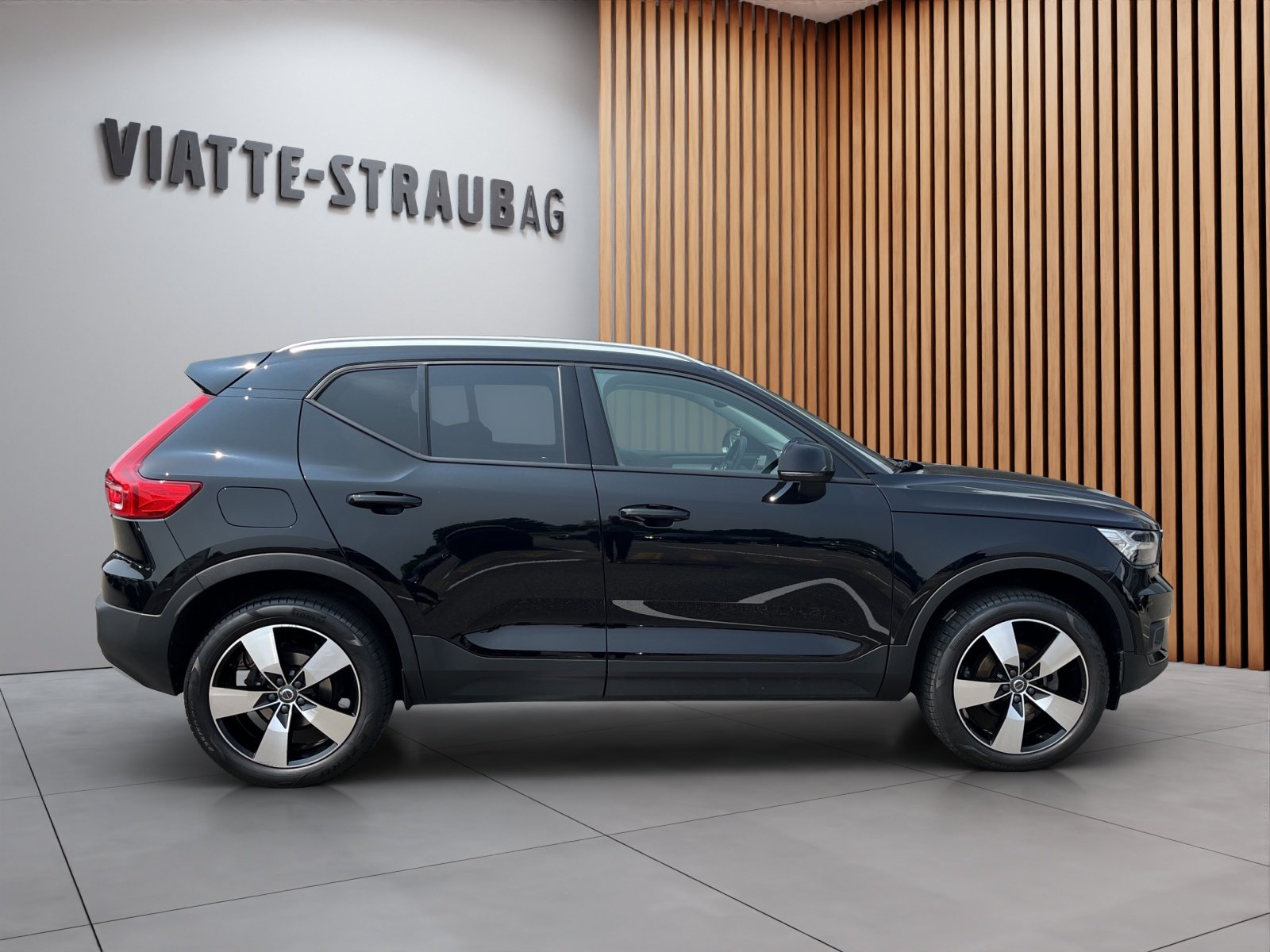 VOLVO XC40 1.5 T2 Xcite, Petrol, Second hand / Used, Automatic - 4