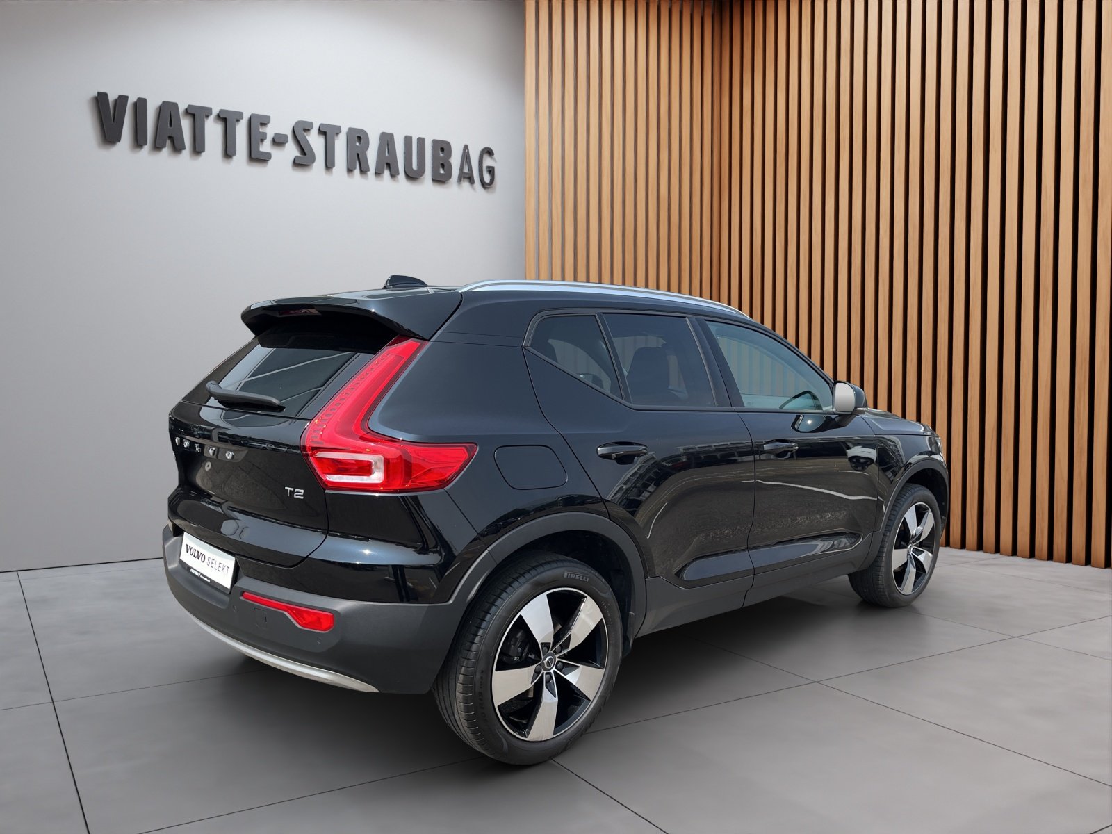VOLVO XC40 1.5 T2 Xcite, Petrol, Second hand / Used, Automatic - 5