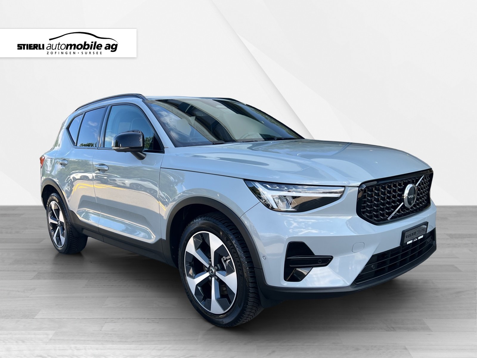 VOLVO XC40 2.0 B3 MH Plus Dark, Mild-Hybrid Benzin/Elektro, Occasion / Gebraucht, Automatik - 3