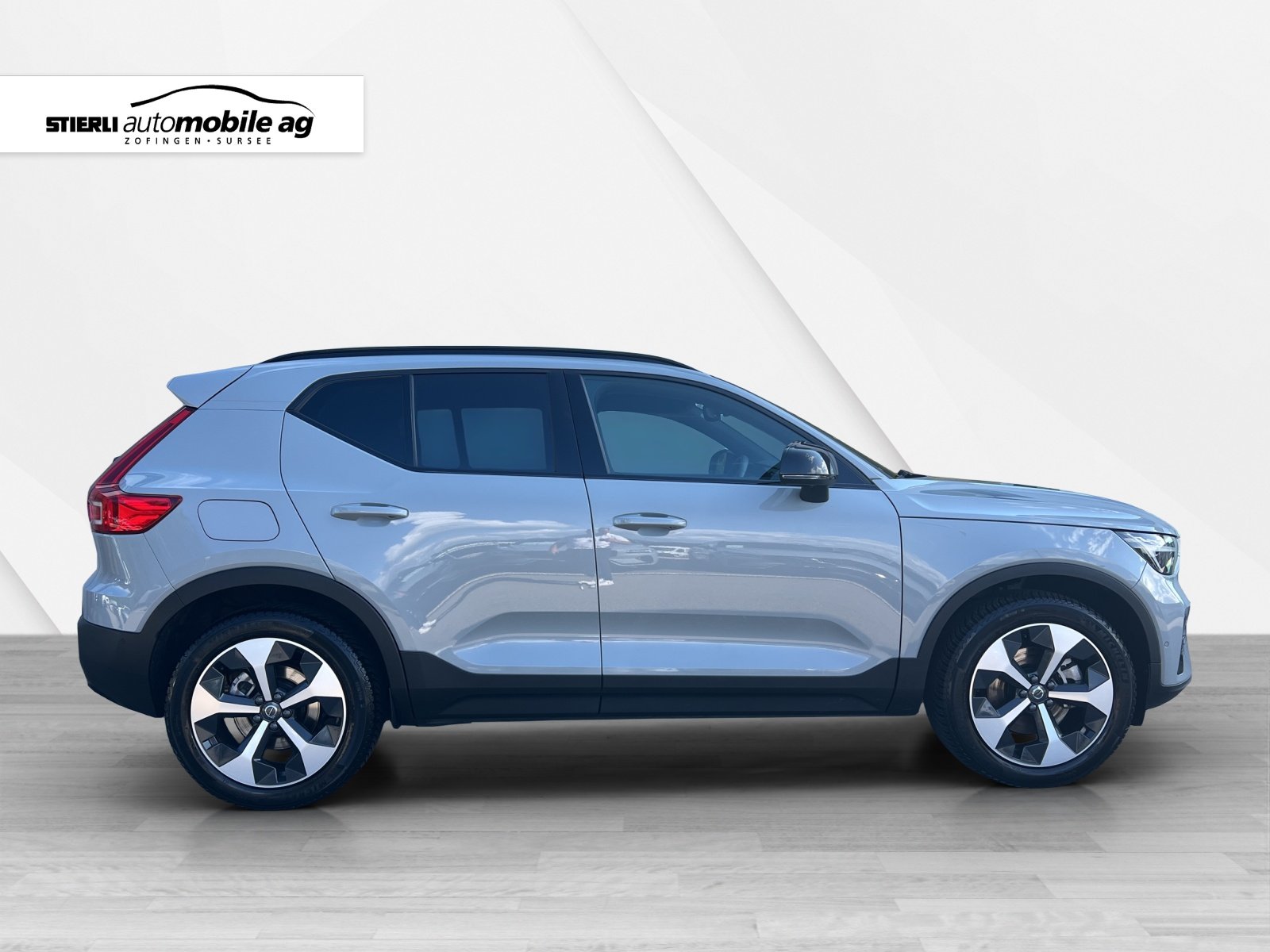 VOLVO XC40 2.0 B3 MH Plus Dark, Mild-Hybrid Benzin/Elektro, Occasion / Gebraucht, Automatik - 4