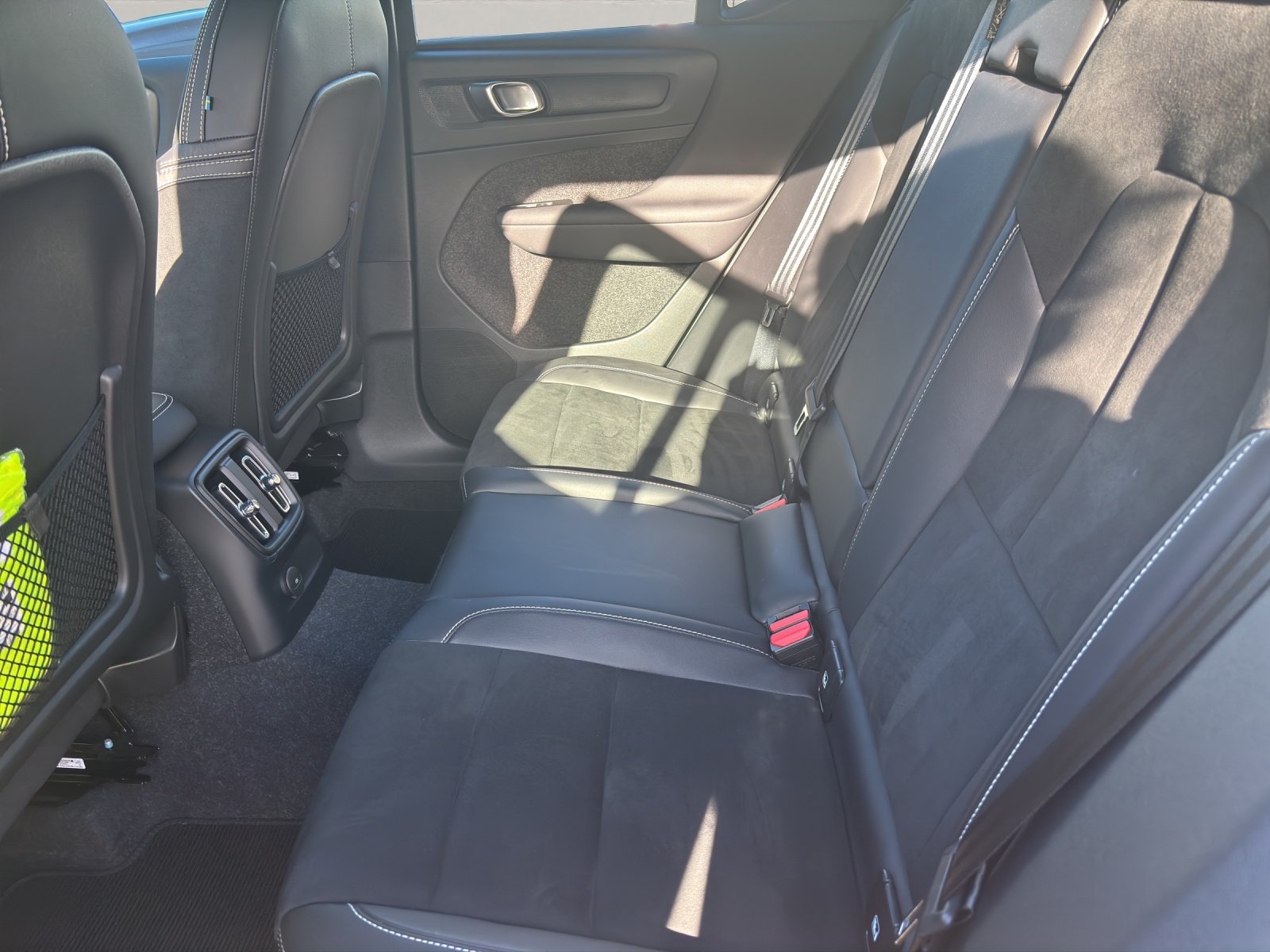 VOLVO XC40 1.5 T4 PiH R-Design, Hybride Rechargeable Essence/Électricité, Occasion / Utilisé, Automatique - 5